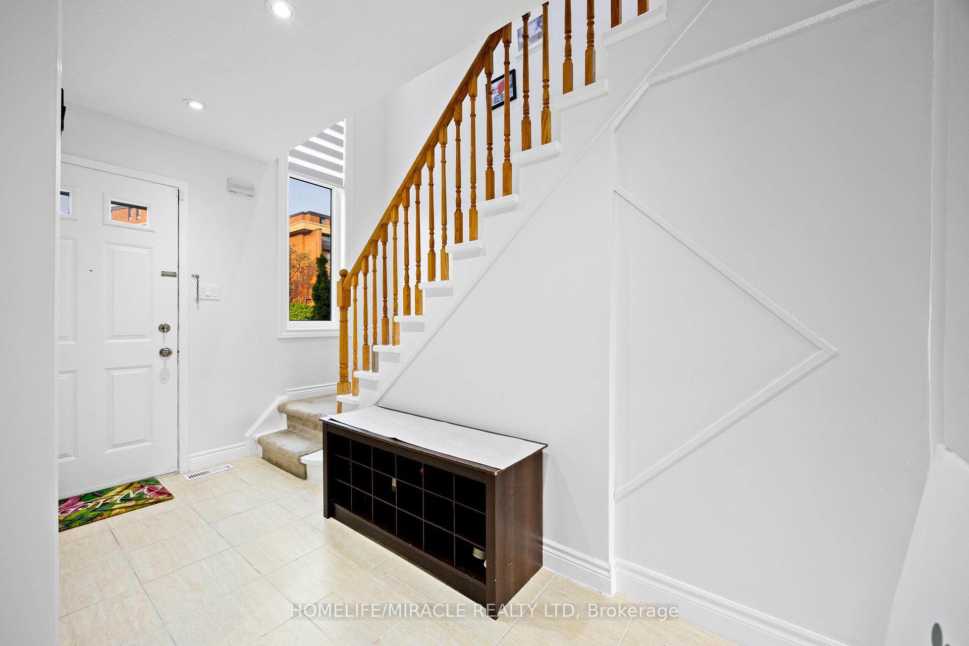 Photo 47 of 21 Folkstone Crescent, Brampton, Southgate — HOMEH