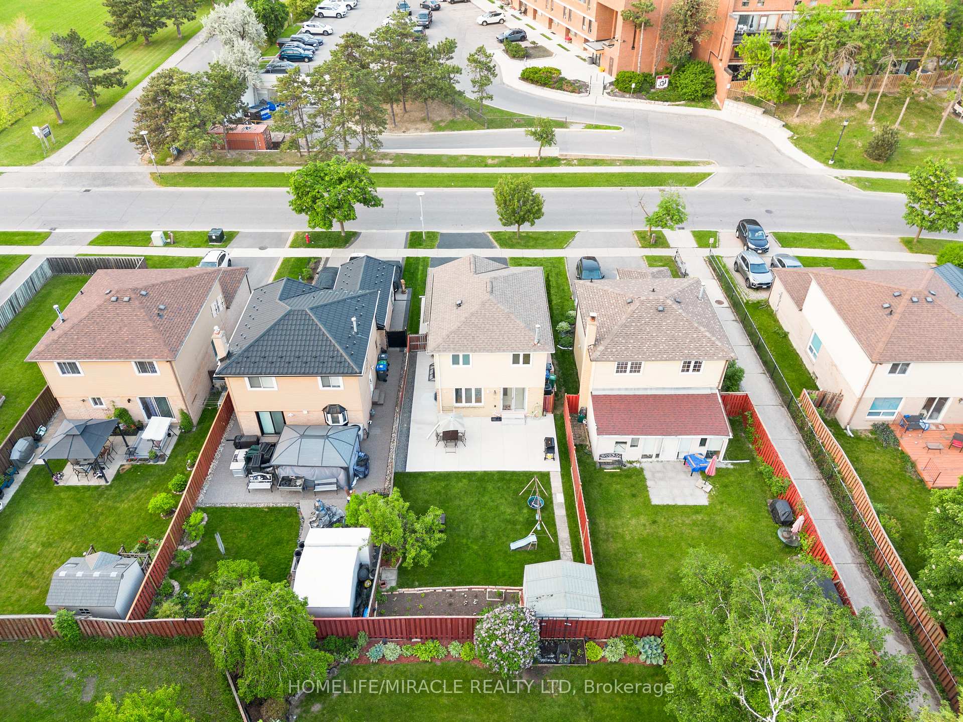 Photo 48 of 21 Folkstone Crescent, Brampton, Southgate — HOMEH
