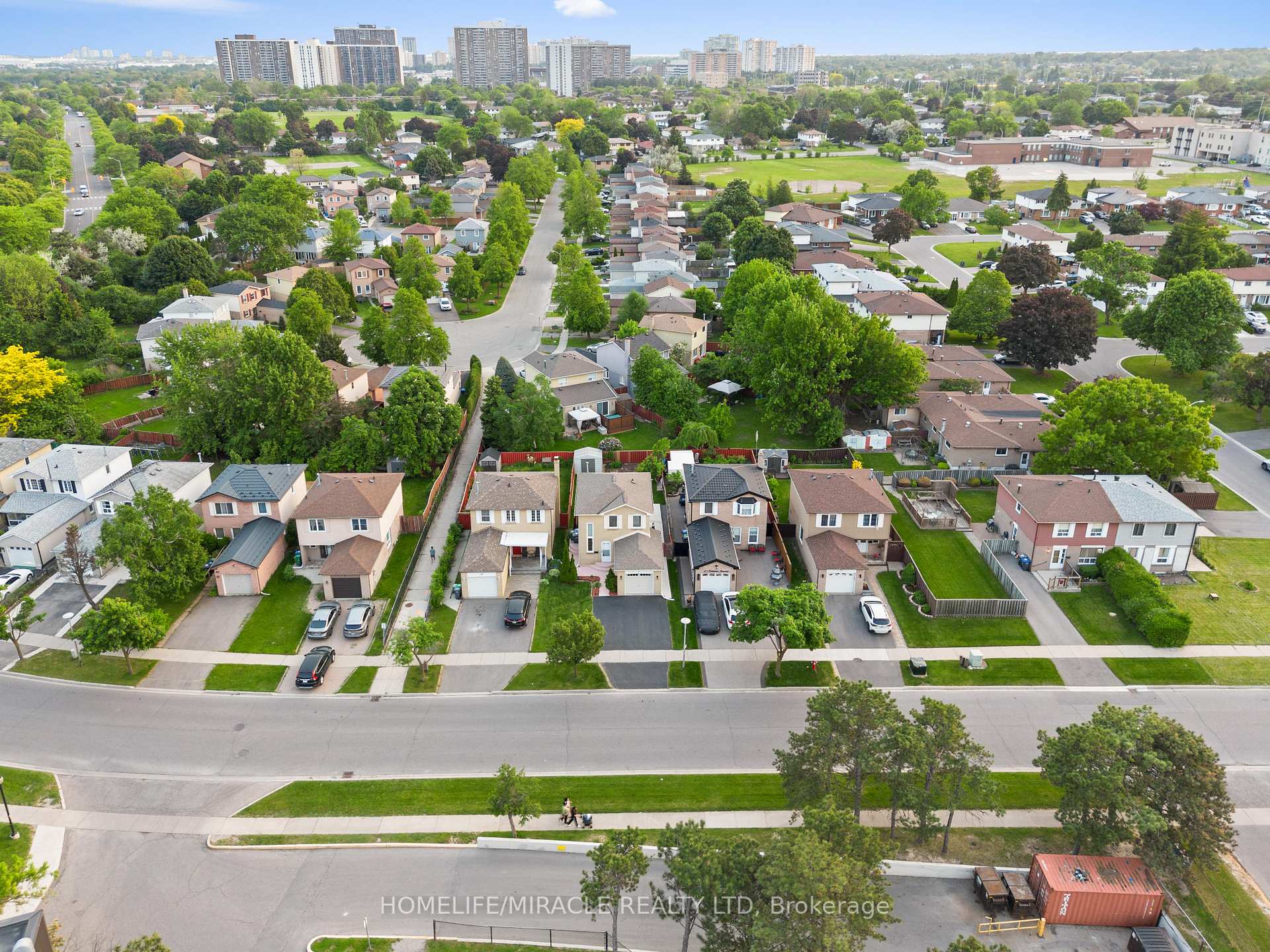 Photo 49 of 21 Folkstone Crescent, Brampton, Southgate — HOMEH