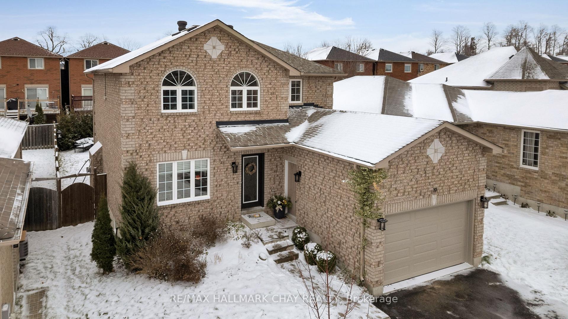Photo 32 of 19 Michelle Drive, Barrie, Painswick South — HOMEH