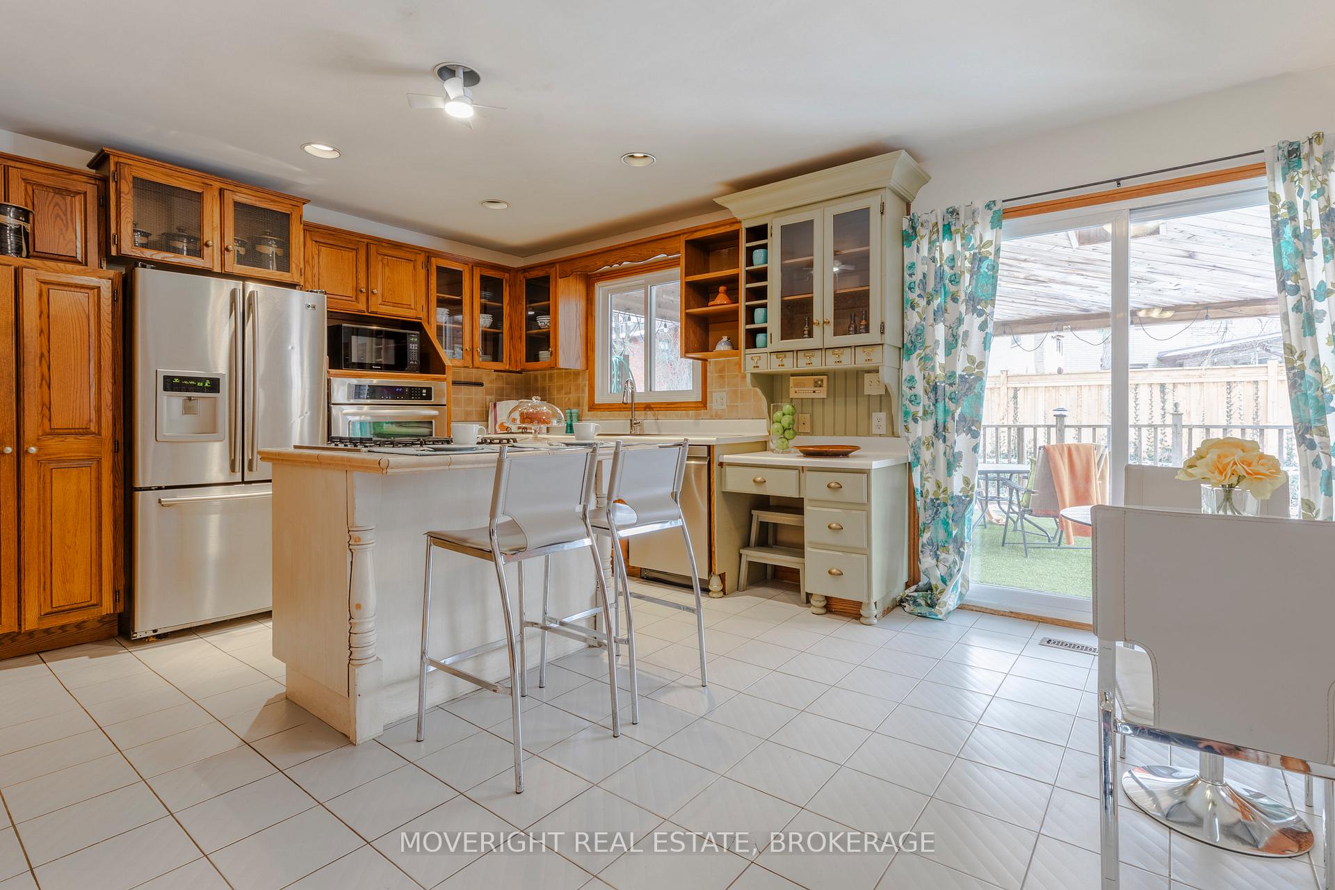 Photo 8 of 62 Templer Drive, Hamilton, Ancaster — HOMEH