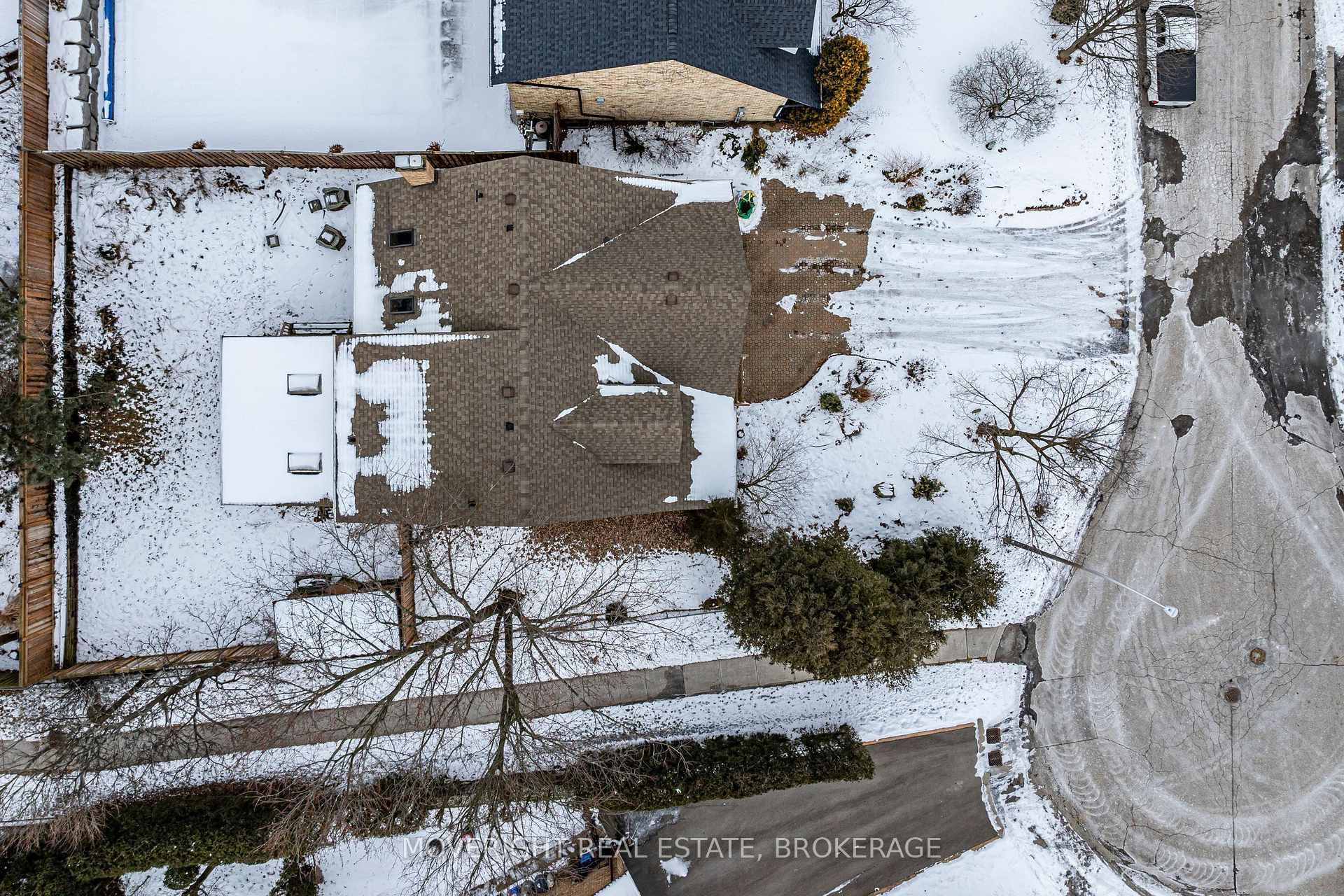 Photo 37 of 62 Templer Drive, Hamilton, Ancaster — HOMEH
