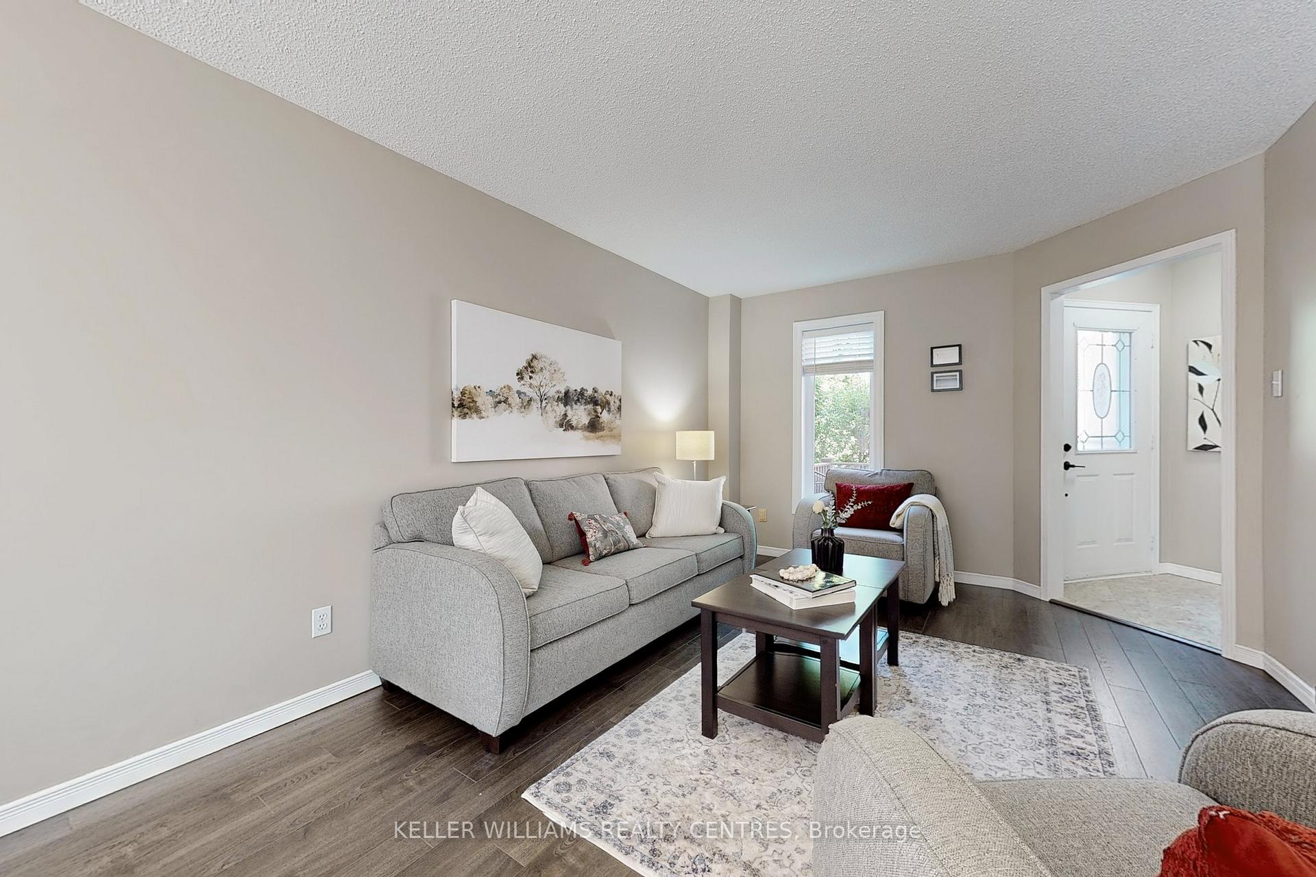 Photo 5 of 42 Covent Crescent, Aurora, Aurora Highlands — HOMEH