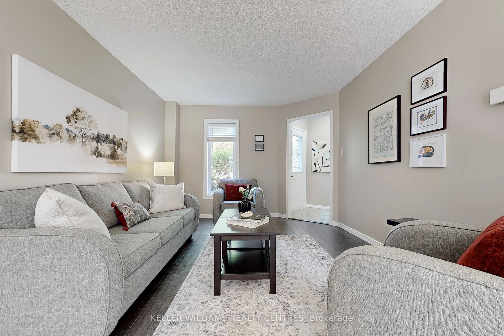 Photo 4 of 42 Covent Crescent, Aurora, Aurora Highlands — HOMEH