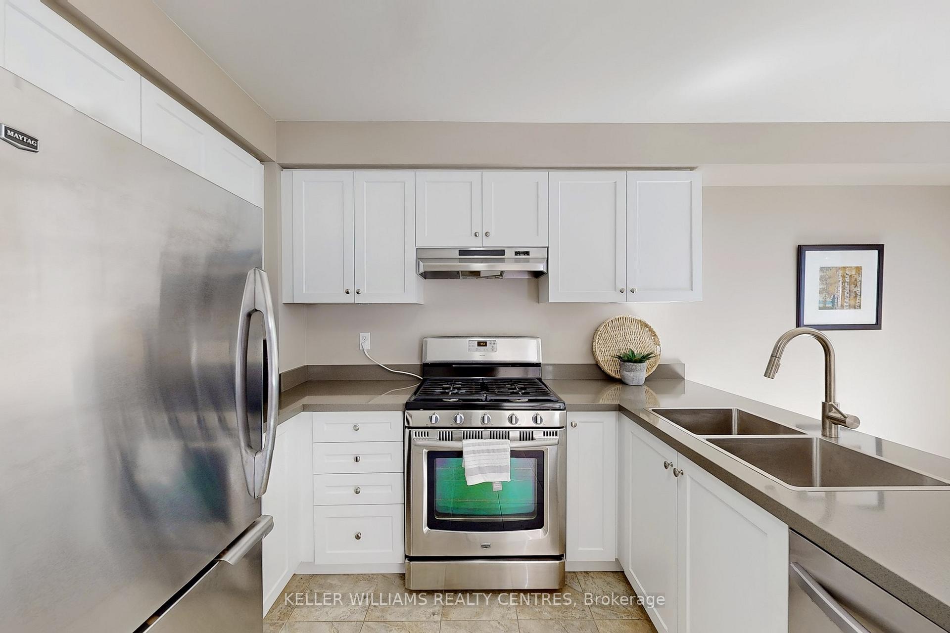 Photo 21 of 42 Covent Crescent, Aurora, Aurora Highlands — HOMEH