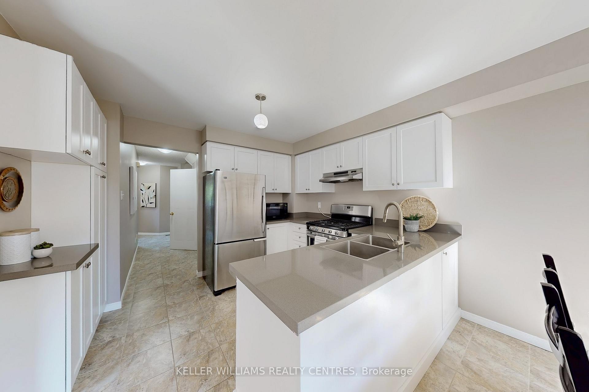 Photo 14 of 42 Covent Crescent, Aurora, Aurora Highlands — HOMEH