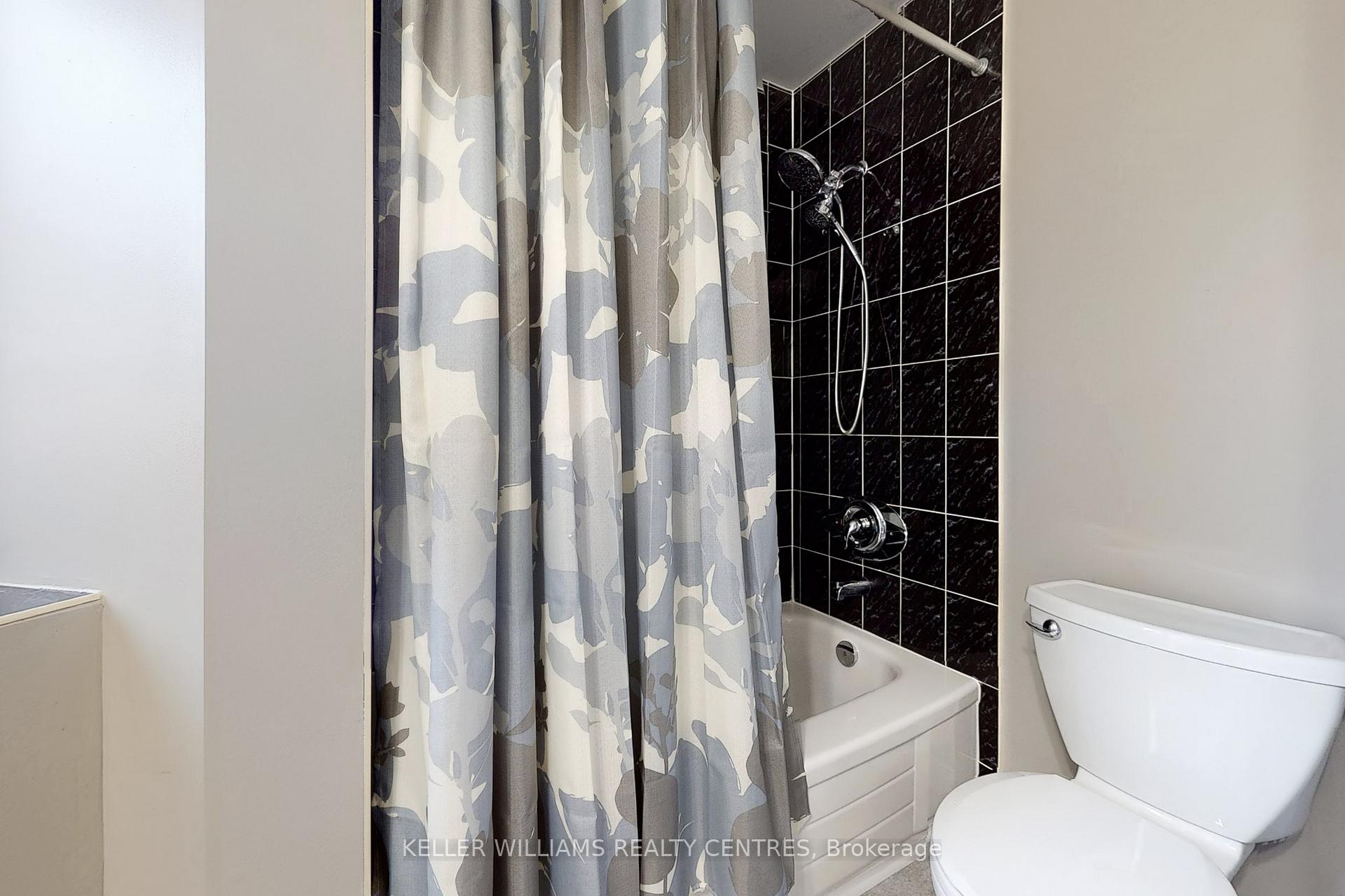 Photo 28 of 42 Covent Crescent, Aurora, Aurora Highlands — HOMEH