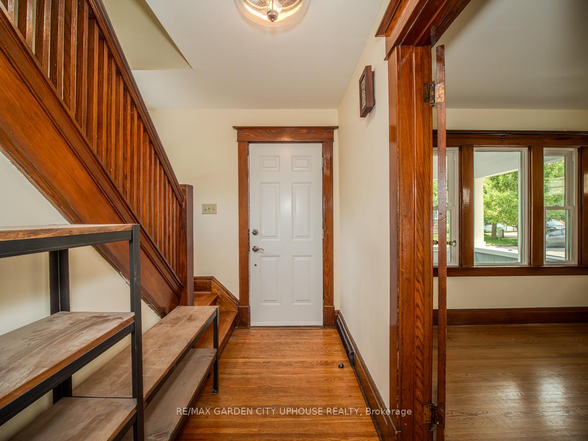 Photo 2 of 62 Thomas Street, St. Catharines, Downtown — HOMEH