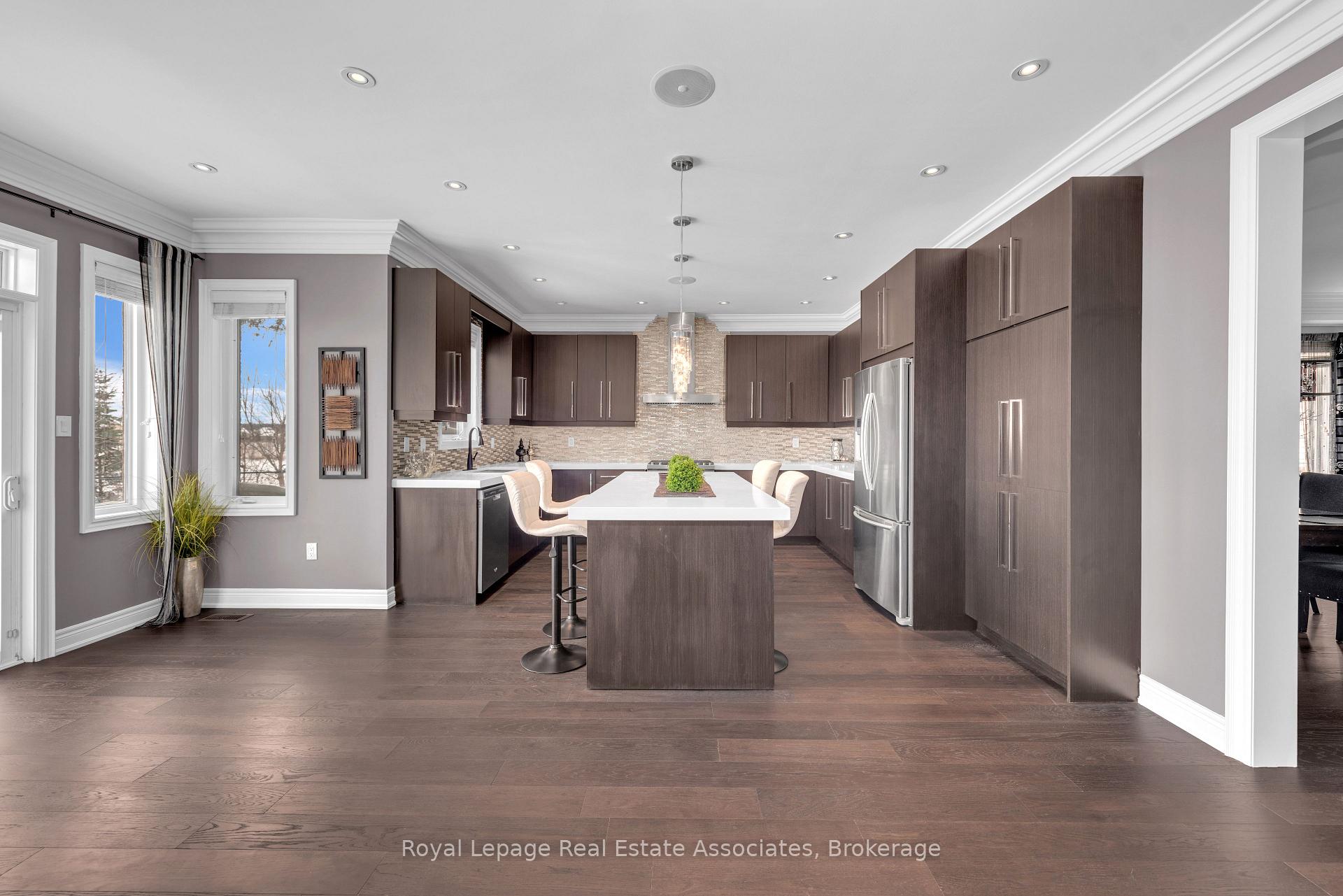 Photo 2 of 12 Seabrook Place, Brampton, Credit Valley — HOMEH