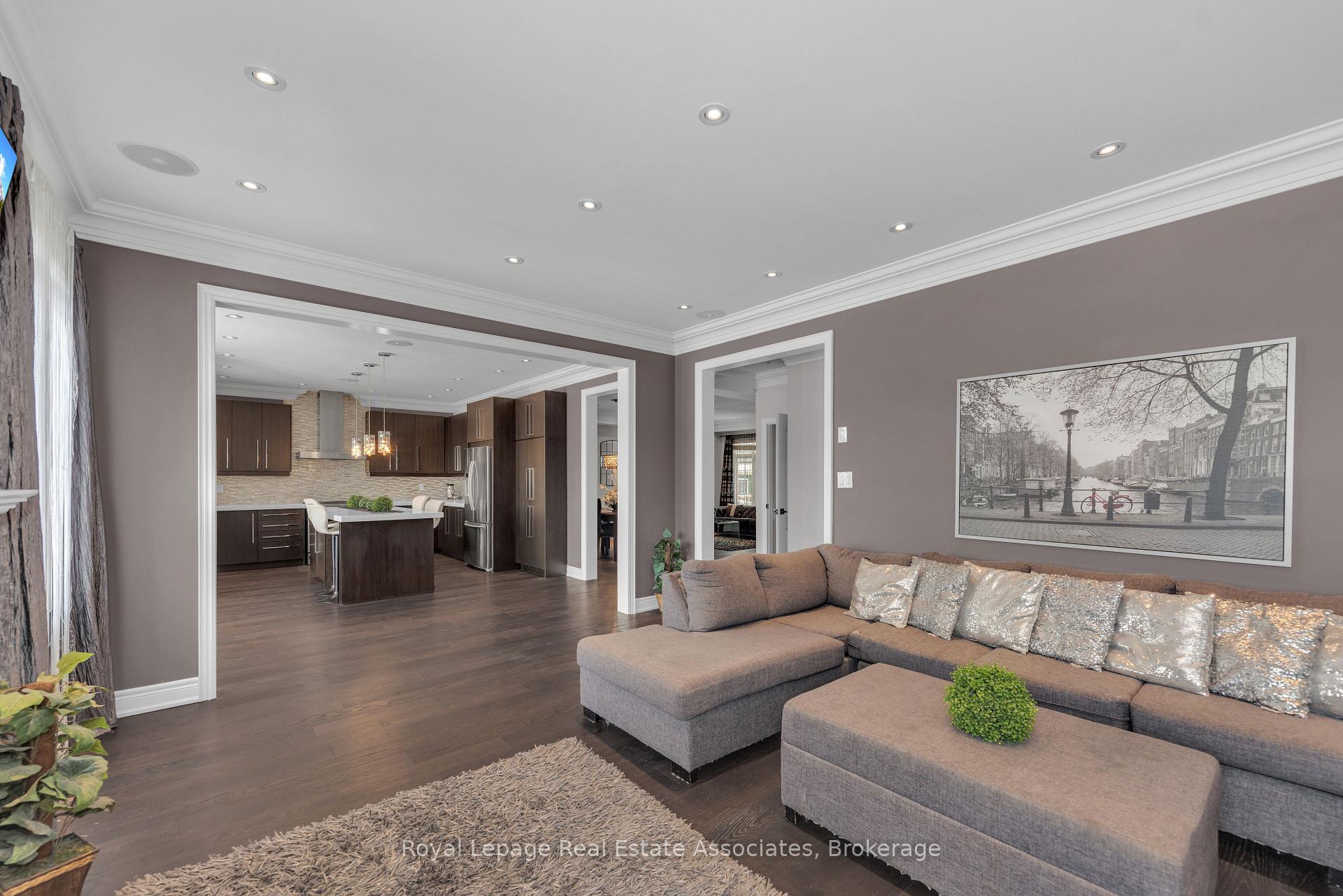 Photo 5 of 12 Seabrook Place, Brampton, Credit Valley — HOMEH