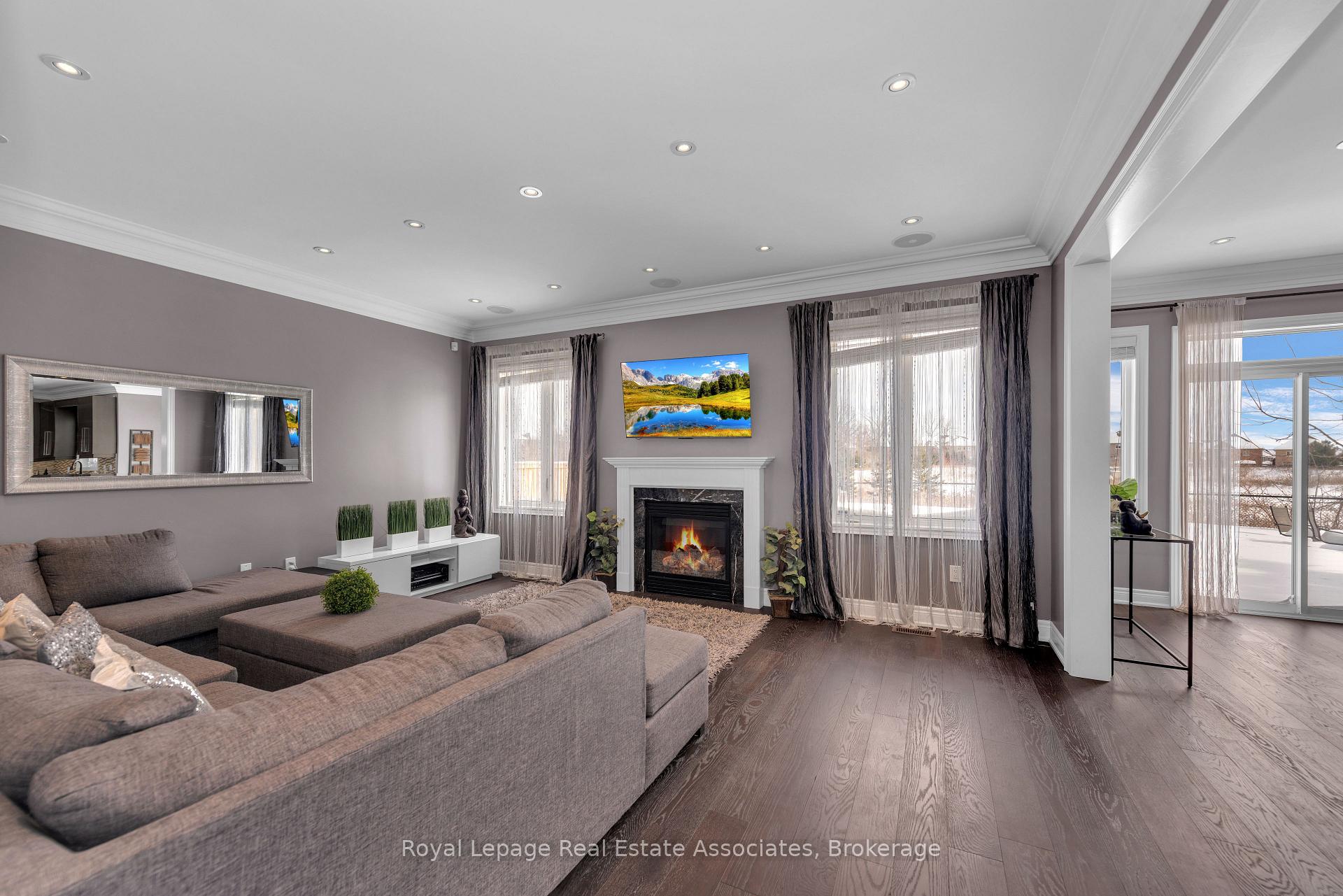 Photo 6 of 12 Seabrook Place, Brampton, Credit Valley — HOMEH