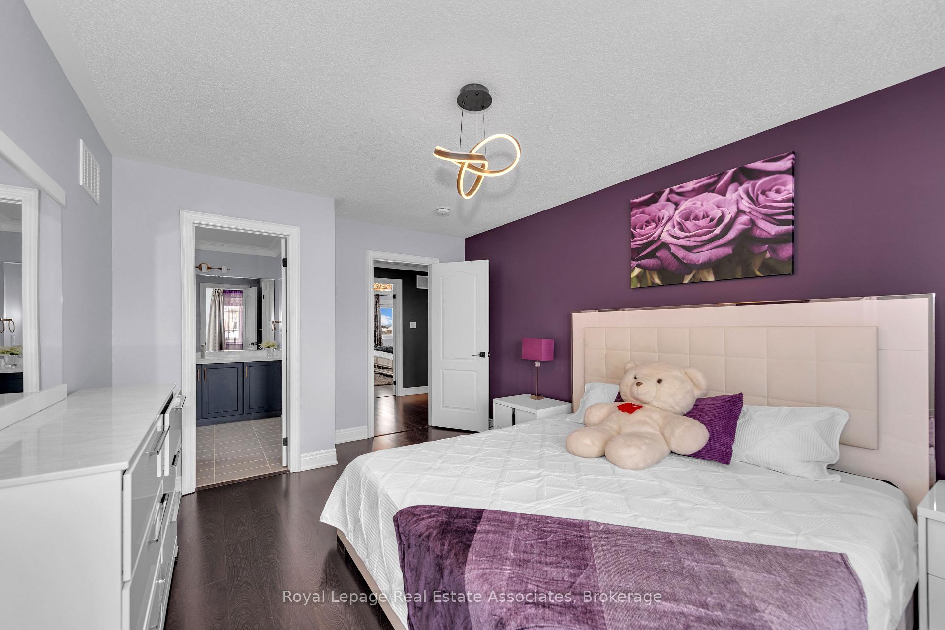 Photo 15 of 12 Seabrook Place, Brampton, Credit Valley — HOMEH