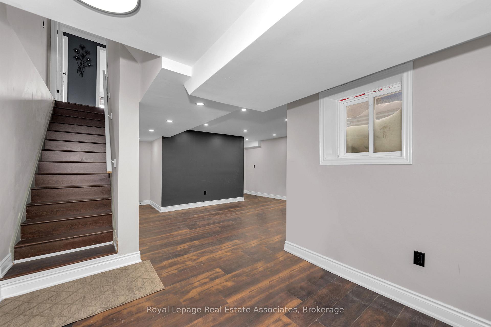 Photo 35 of 12 Seabrook Place, Brampton, Credit Valley — HOMEH