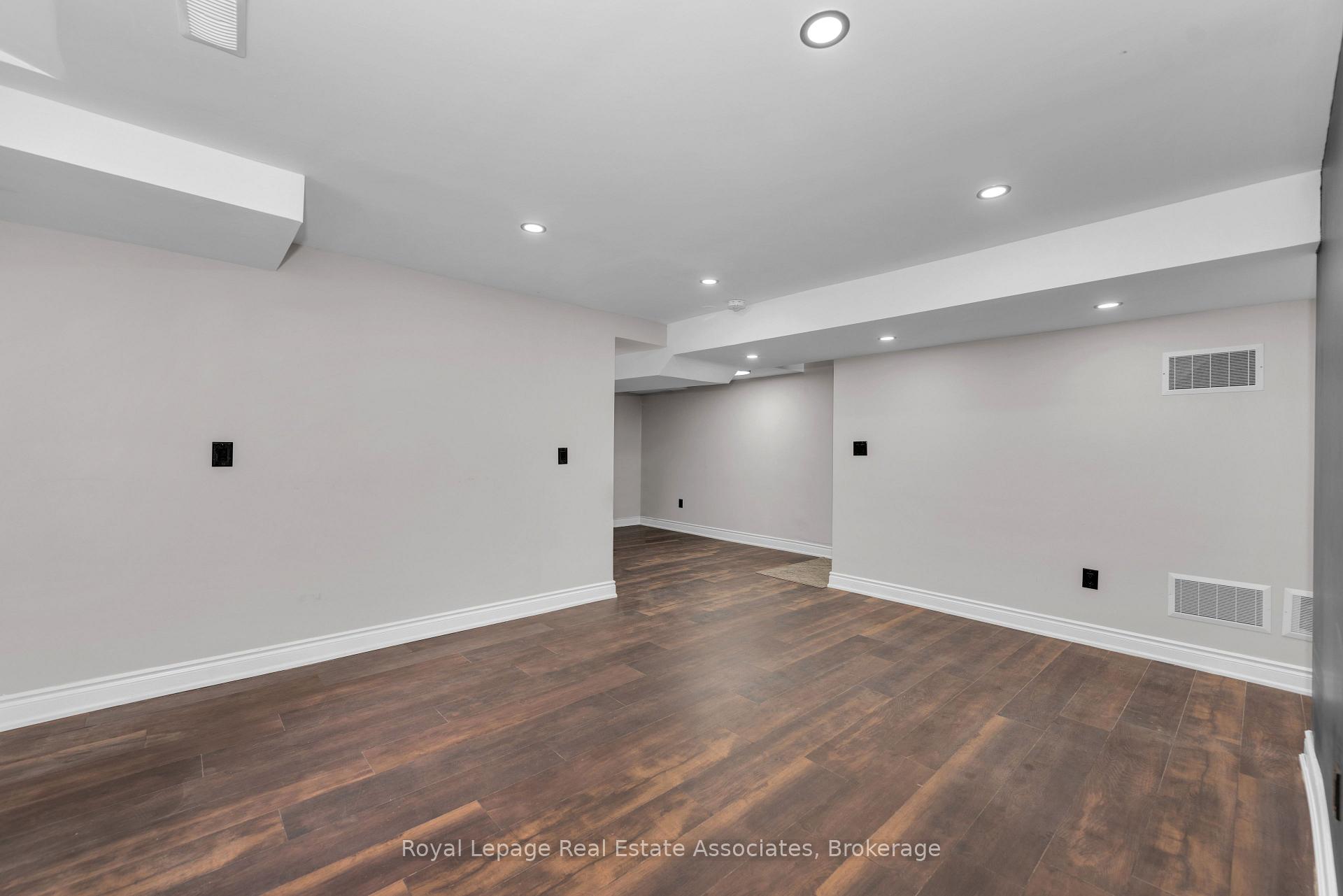 Photo 16 of 12 Seabrook Place, Brampton, Credit Valley — HOMEH