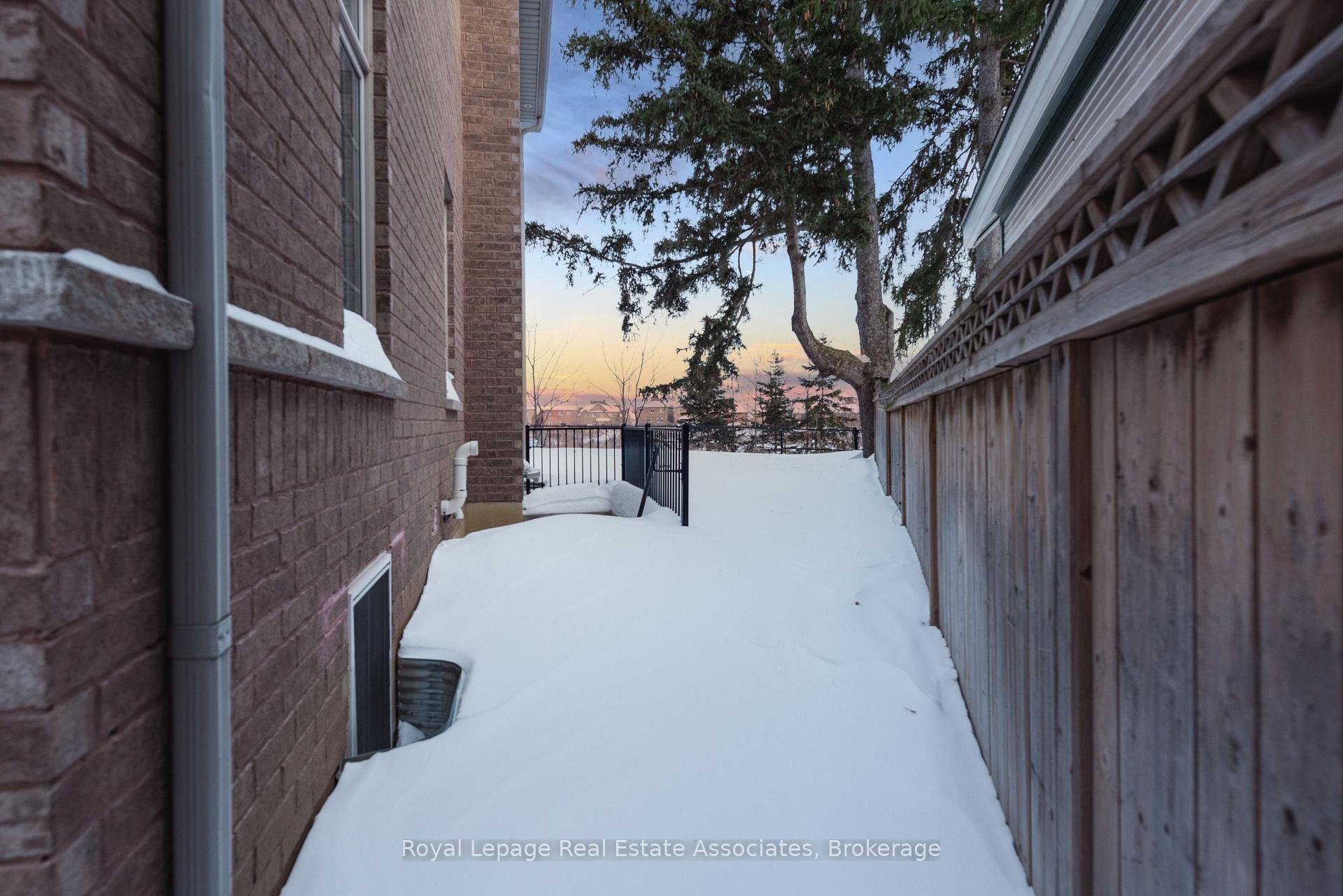 Photo 25 of 12 Seabrook Place, Brampton, Credit Valley — HOMEH