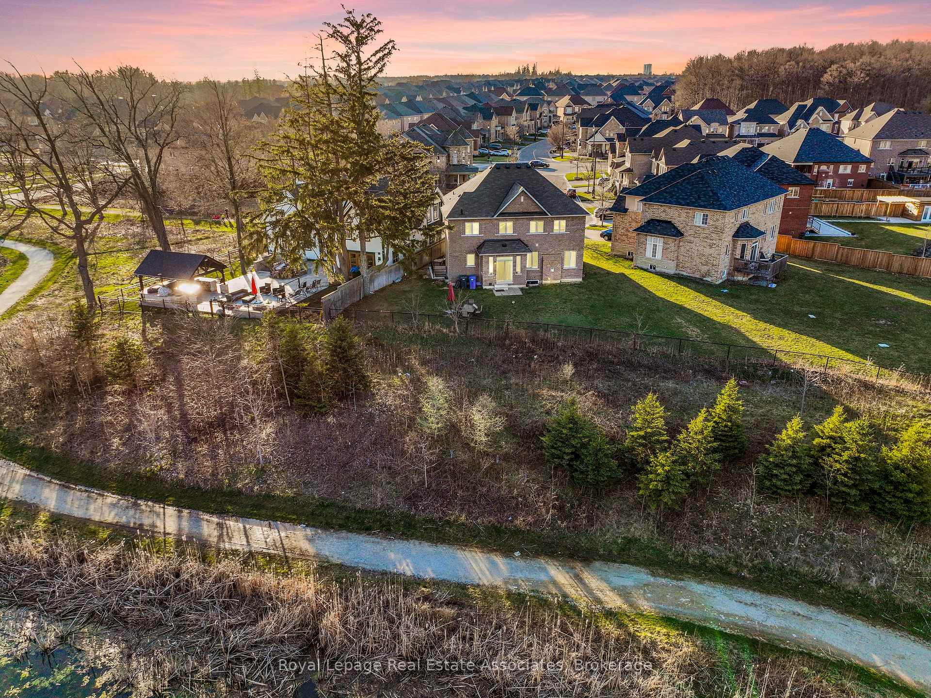 Photo 28 of 12 Seabrook Place, Brampton, Credit Valley — HOMEH