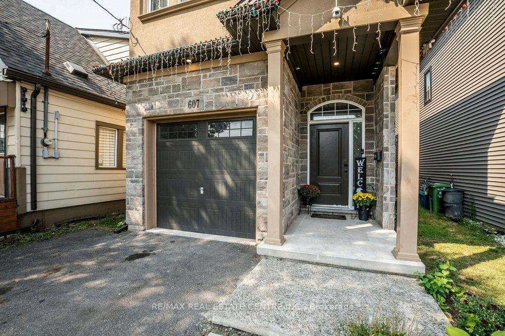 Photo 3 of 607 Knox Avenue W, Hamilton, Parkview — HOMEH