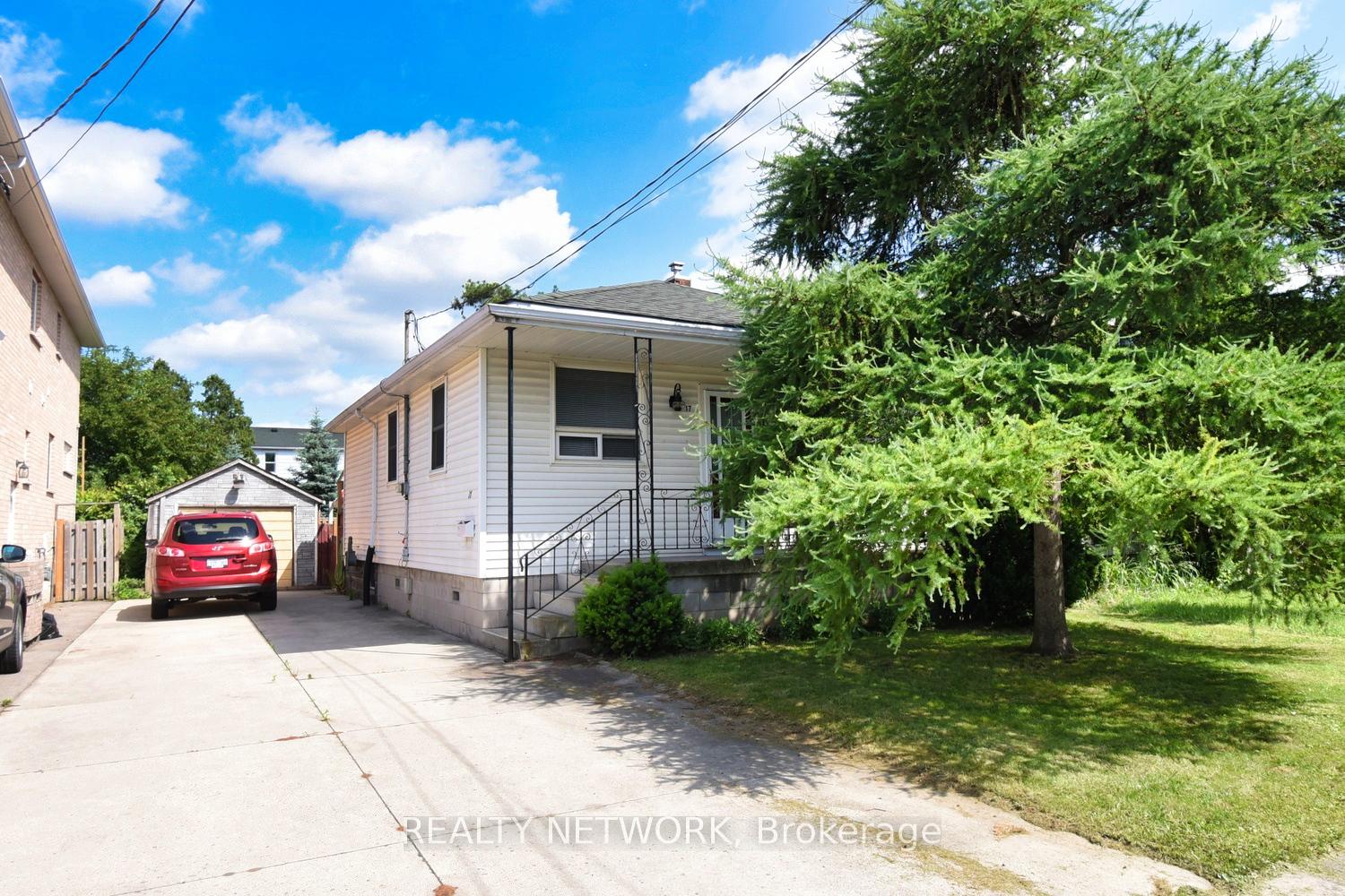 Front of 17 Craigroyston Road