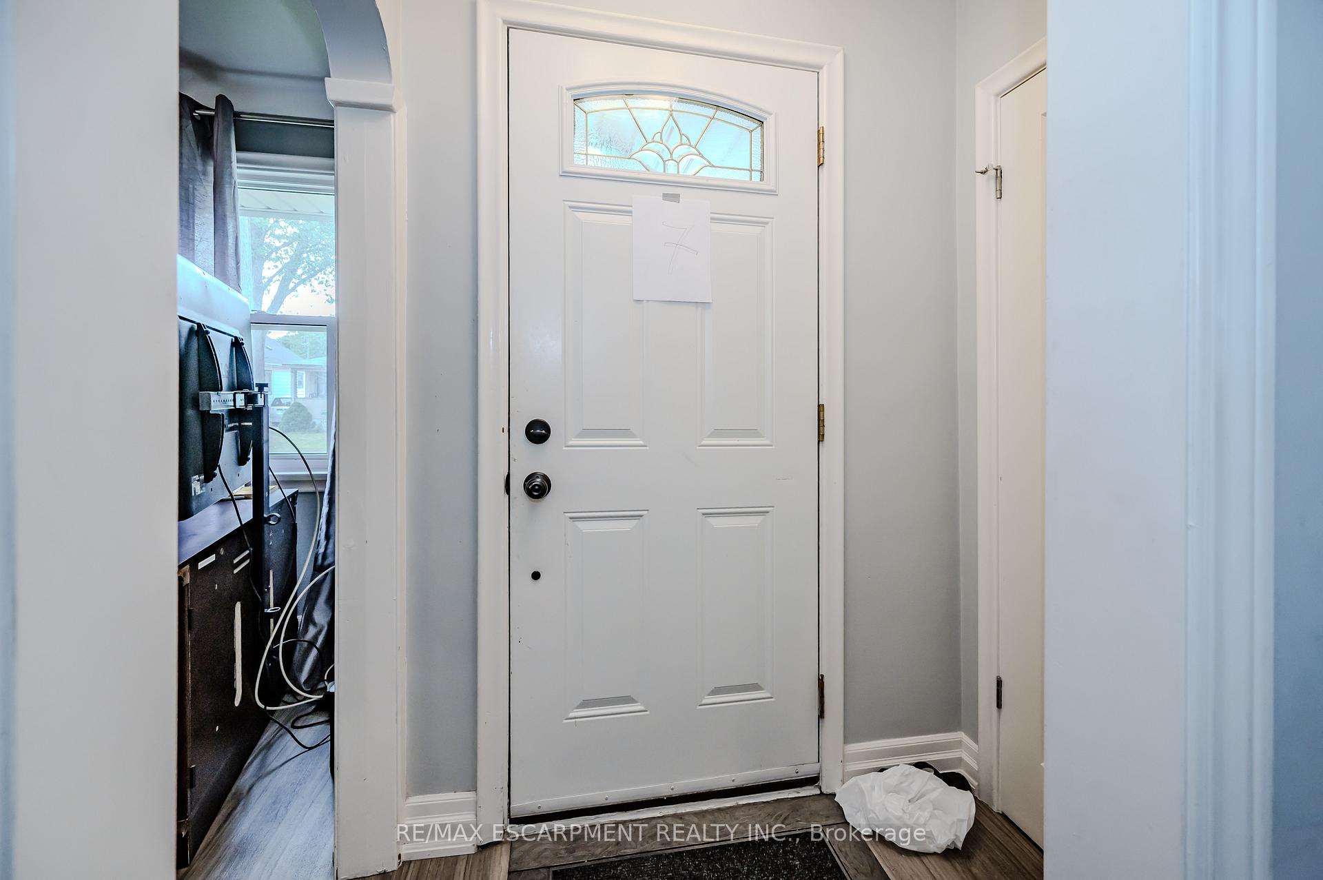Photo 4 of 58 Mildred Avenue, St. Catharines, Haig — HOMEH