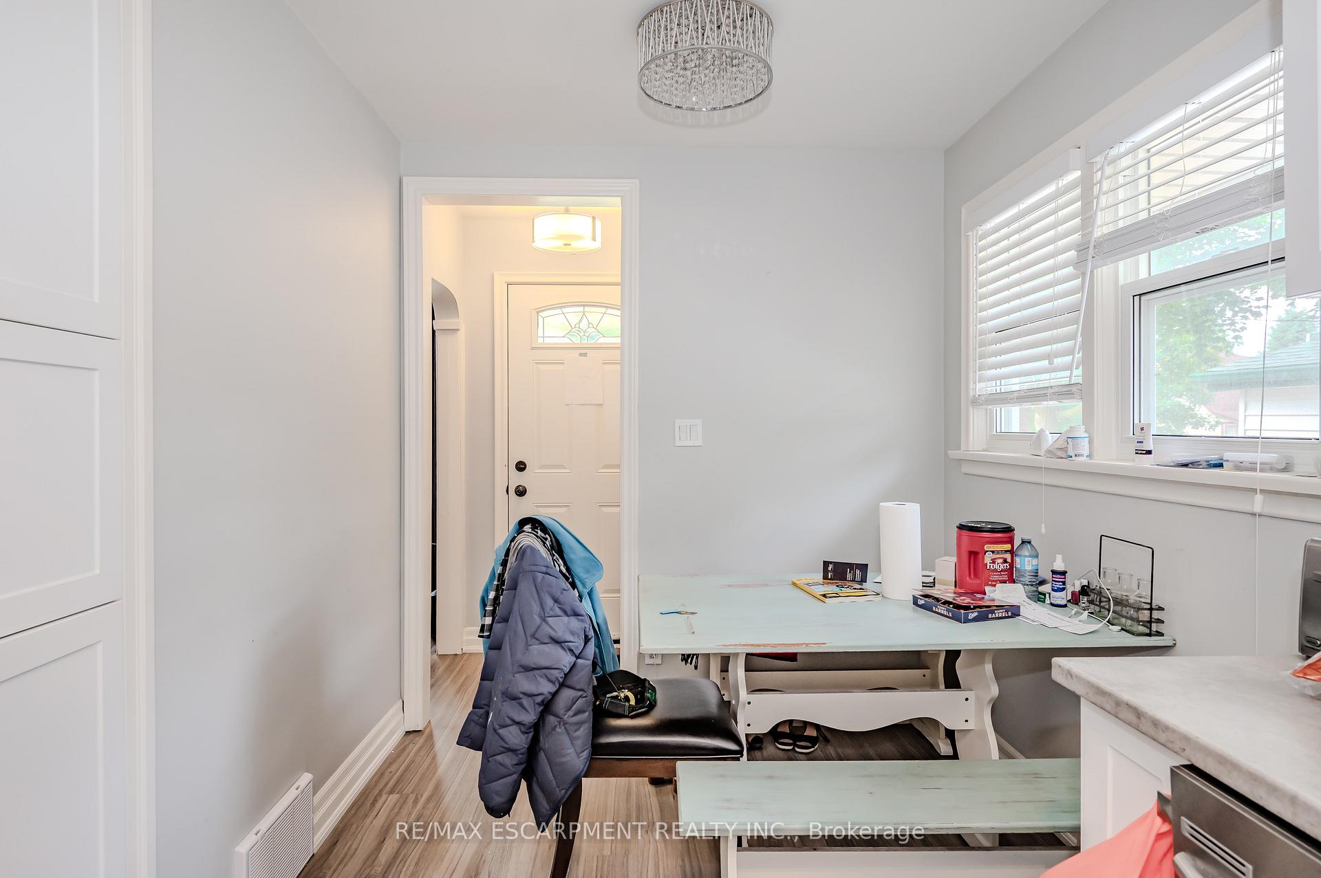 Photo 8 of 58 Mildred Avenue, St. Catharines, Haig — HOMEH