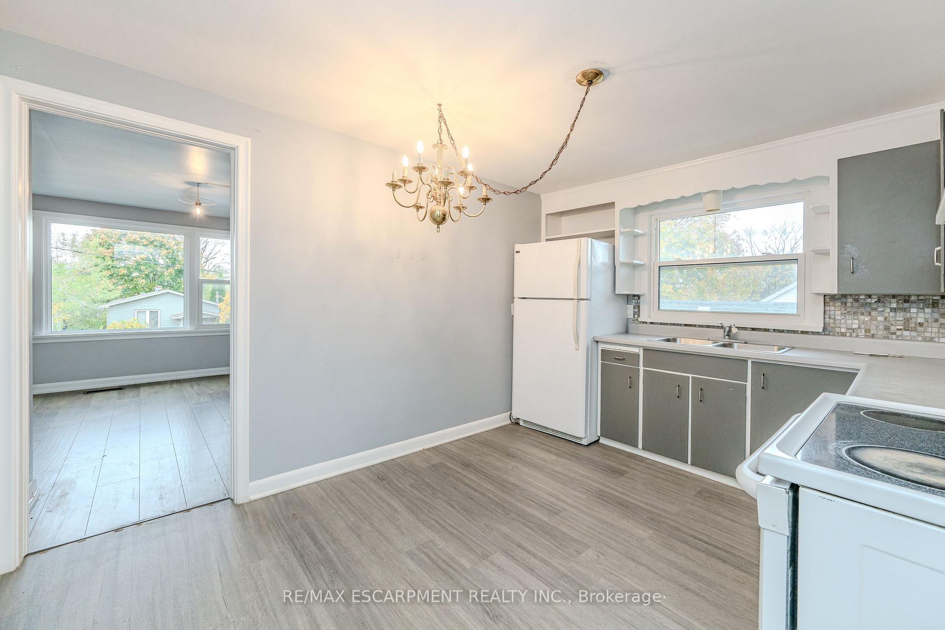 Photo 19 of 58 Mildred Avenue, St. Catharines, Haig — HOMEH