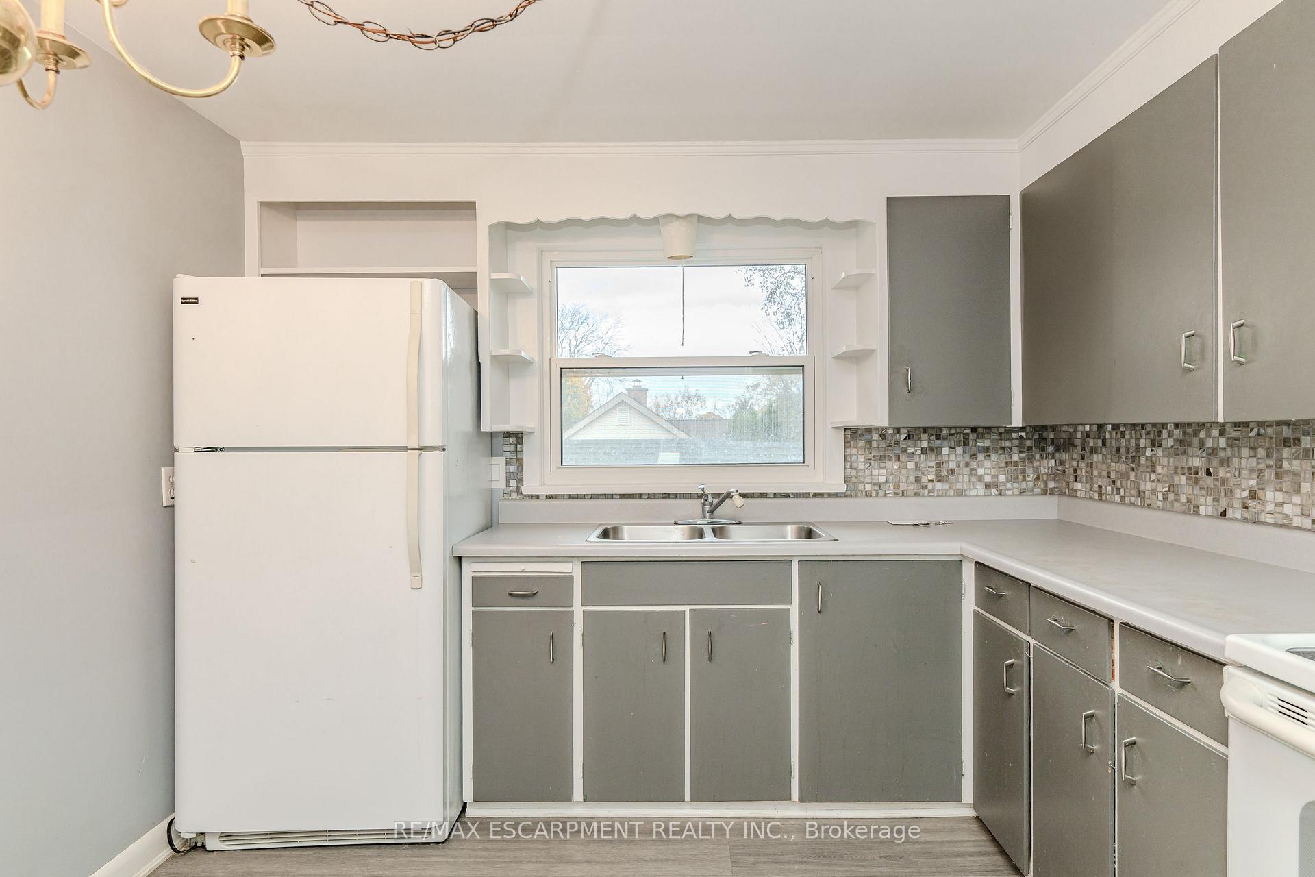 Photo 20 of 58 Mildred Avenue, St. Catharines, Haig — HOMEH