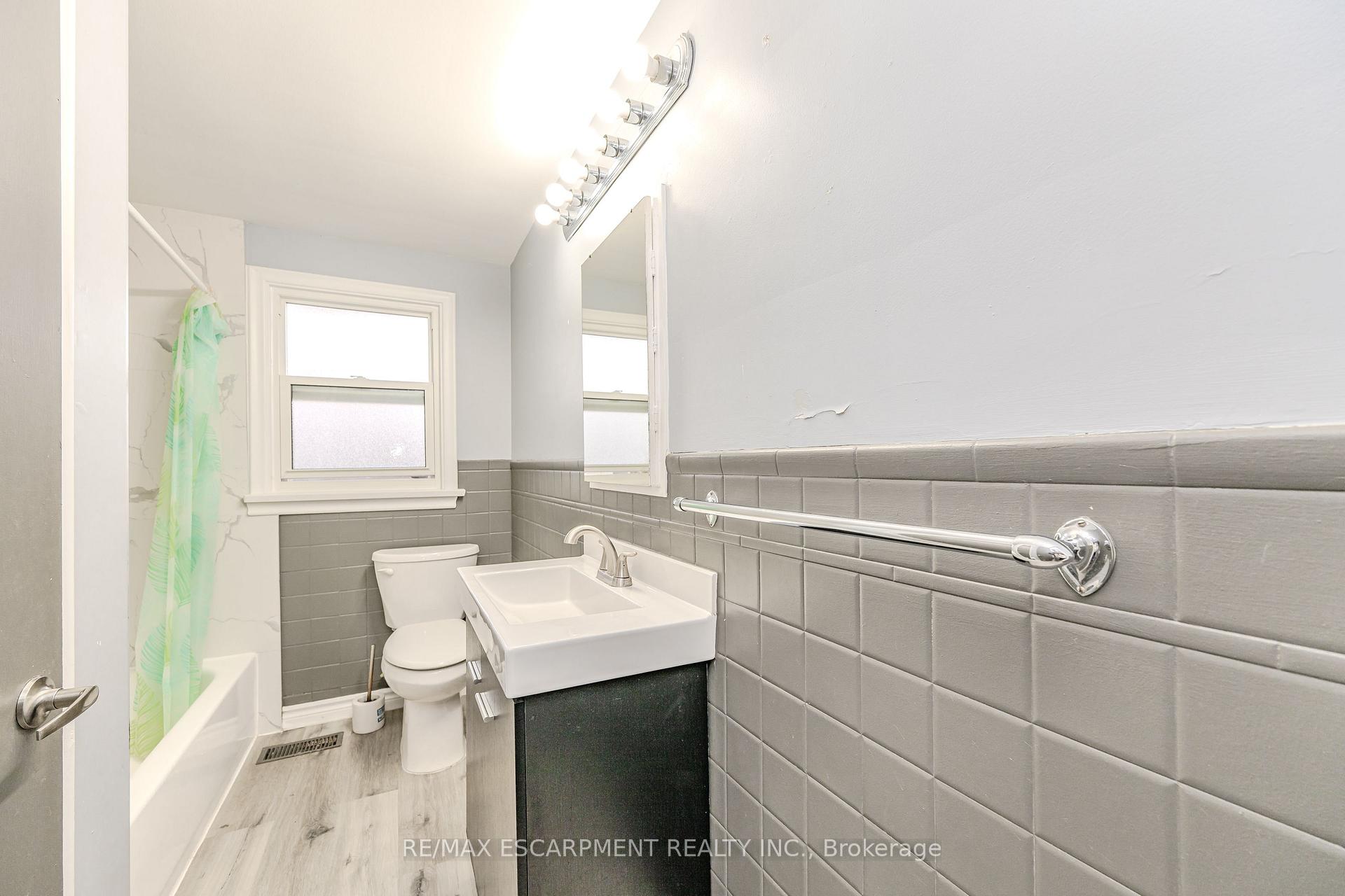 Photo 23 of 58 Mildred Avenue, St. Catharines, Haig — HOMEH