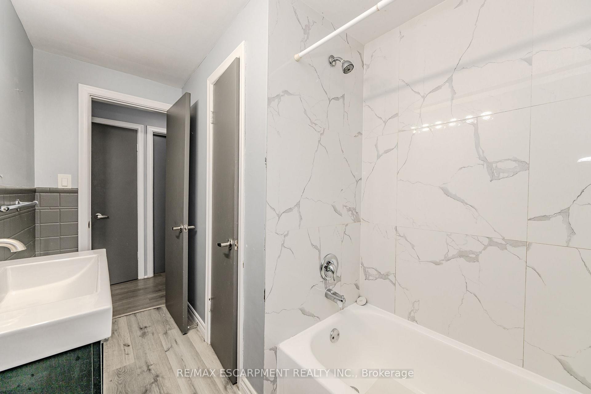 Photo 24 of 58 Mildred Avenue, St. Catharines, Haig — HOMEH