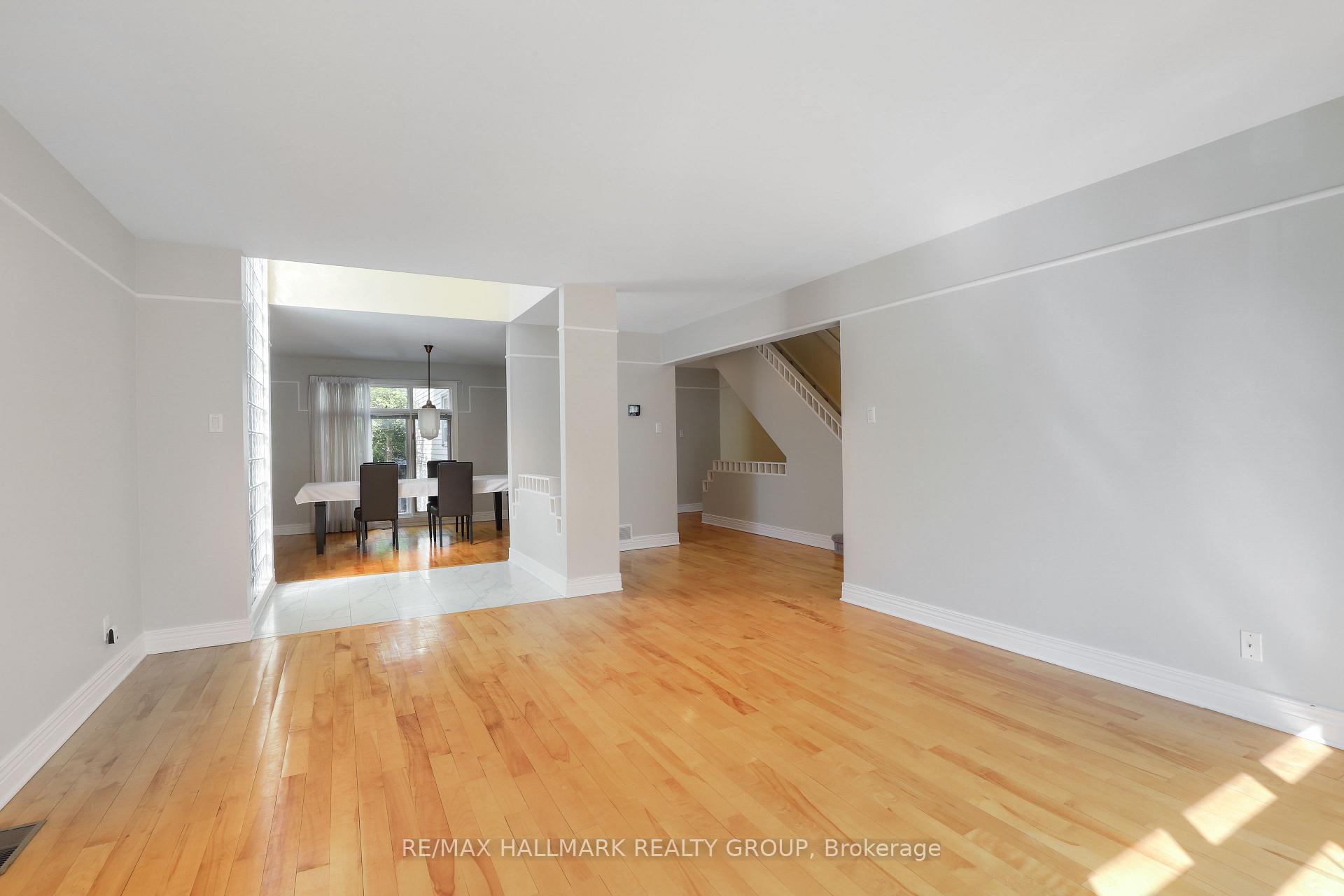 Photo 14 of 303 Sherwood Drive, Ottawa, Civic Hospital — HOMEH