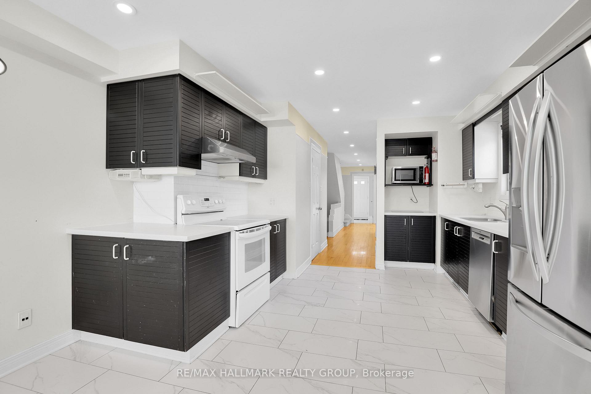 Photo 10 of 303 Sherwood Drive, Ottawa, Civic Hospital — HOMEH