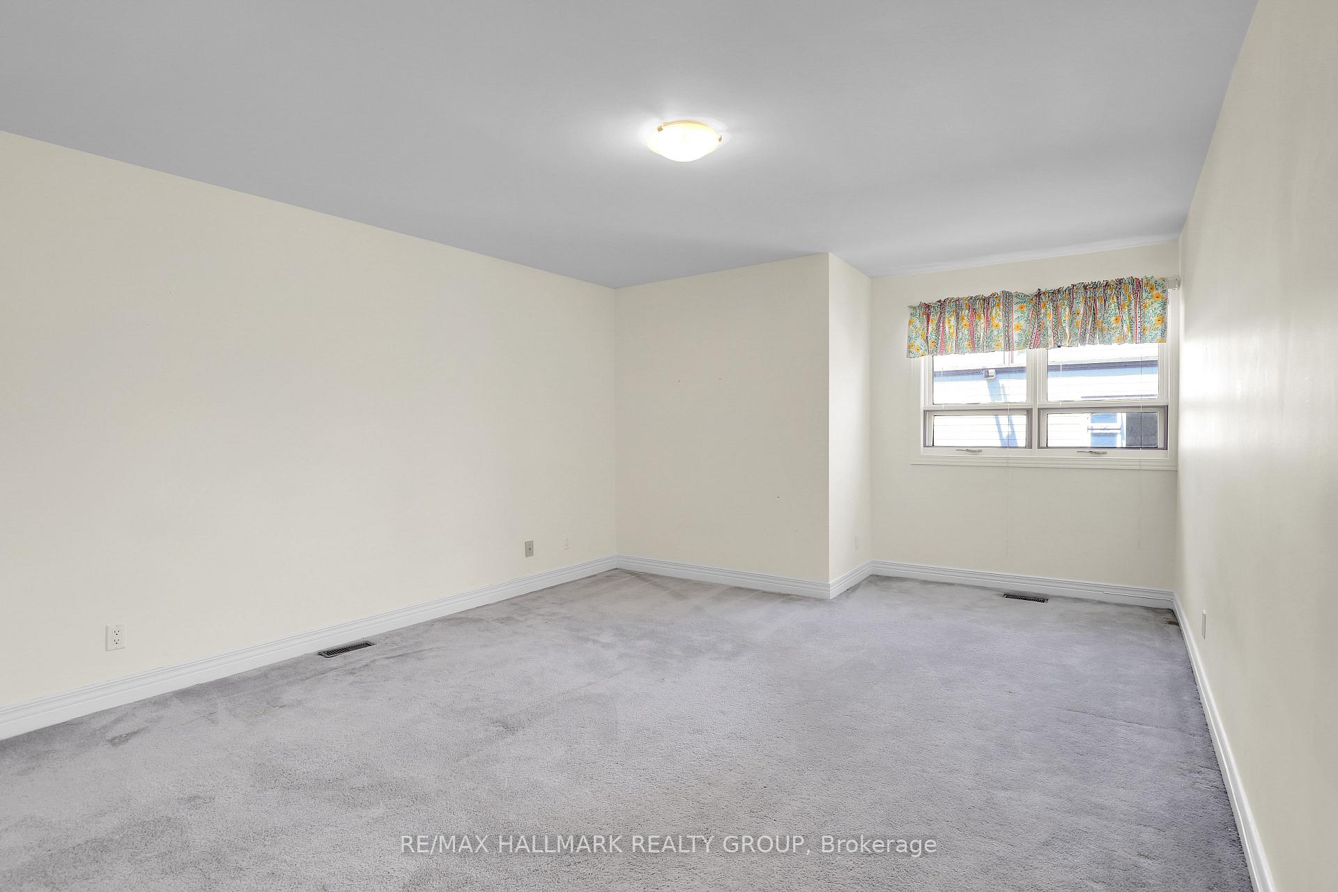 Photo 13 of 303 Sherwood Drive, Ottawa, Civic Hospital — HOMEH