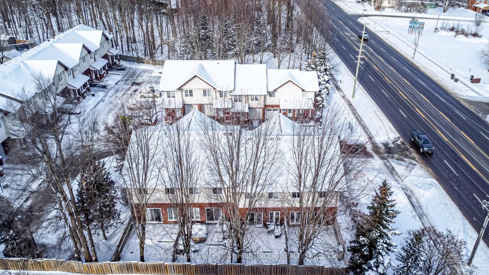 Photo 6 of Unit 18, 488 Yonge Street, Barrie, Painswick North — HOMEH