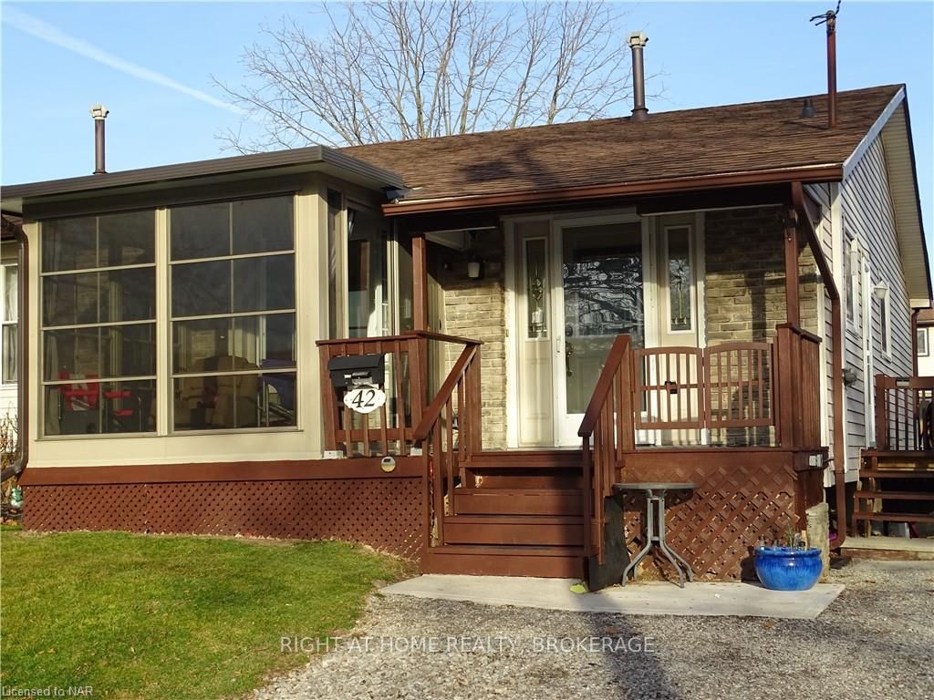 Photo 3 of 42 Stanmary Drive, St. Catharines, Fairview — HOMEH