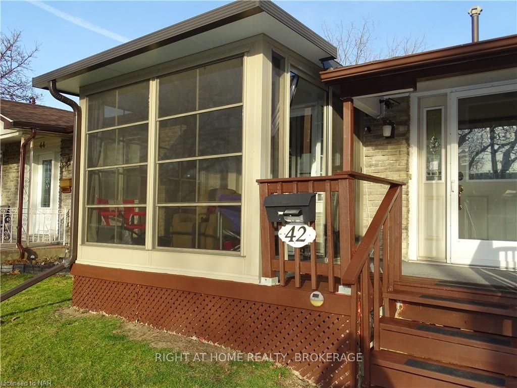 Photo 5 of 42 Stanmary Drive, St. Catharines, Fairview — HOMEH
