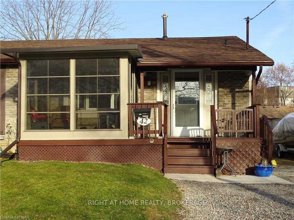 Photo 6 of 42 Stanmary Drive, St. Catharines, Fairview — HOMEH