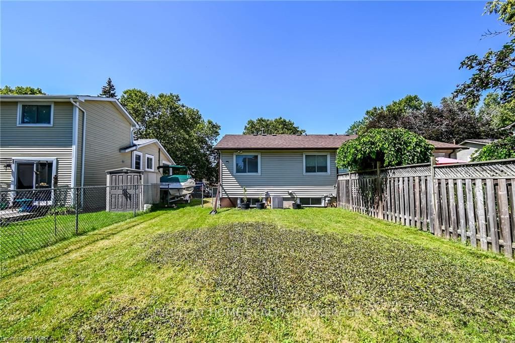 Photo 8 of 42 Stanmary Drive, St. Catharines, Fairview — HOMEH