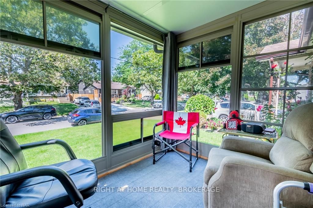 Photo 10 of 42 Stanmary Drive, St. Catharines, Fairview — HOMEH