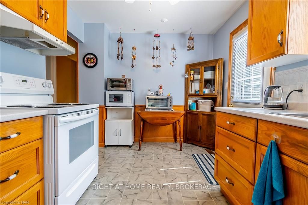 Photo 11 of 42 Stanmary Drive, St. Catharines, Fairview — HOMEH