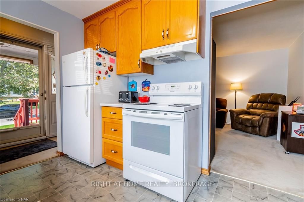Photo 13 of 42 Stanmary Drive, St. Catharines, Fairview — HOMEH