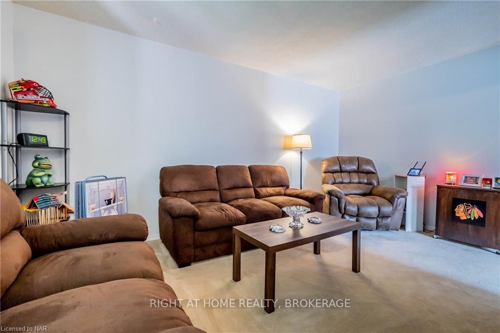 Photo 18 of 42 Stanmary Drive, St. Catharines, Fairview — HOMEH