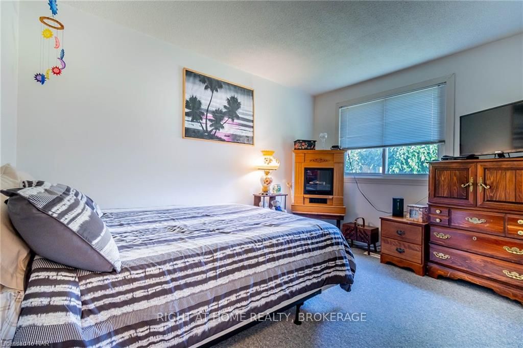 Photo 21 of 42 Stanmary Drive, St. Catharines, Fairview — HOMEH