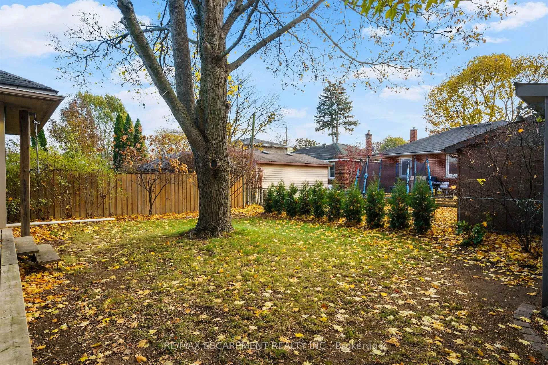 Photo 5 of 11 Mcmaster Avenue, Hamilton, Dundas — HOMEH