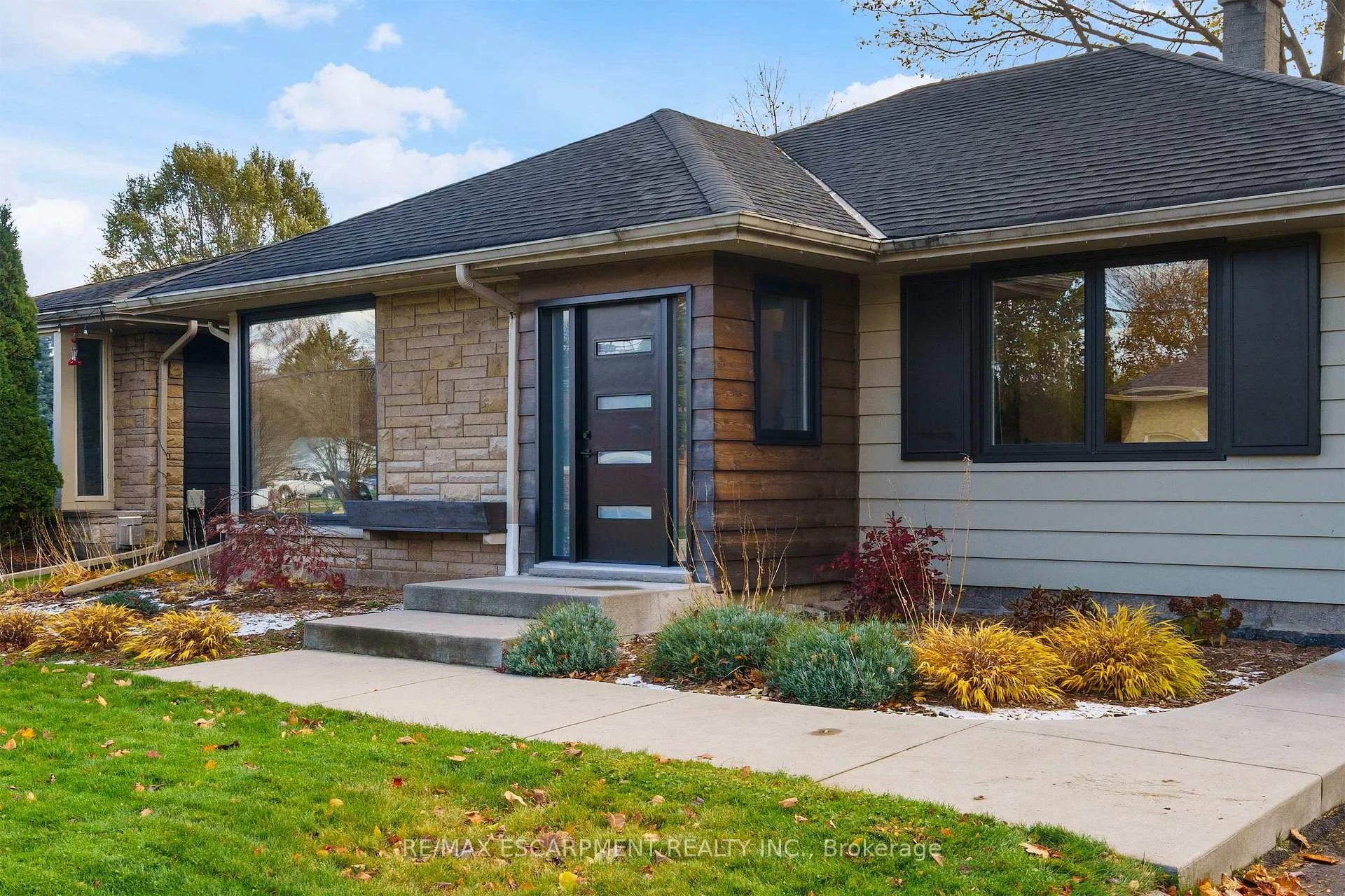 Photo 7 of 11 Mcmaster Avenue, Hamilton, Dundas — HOMEH