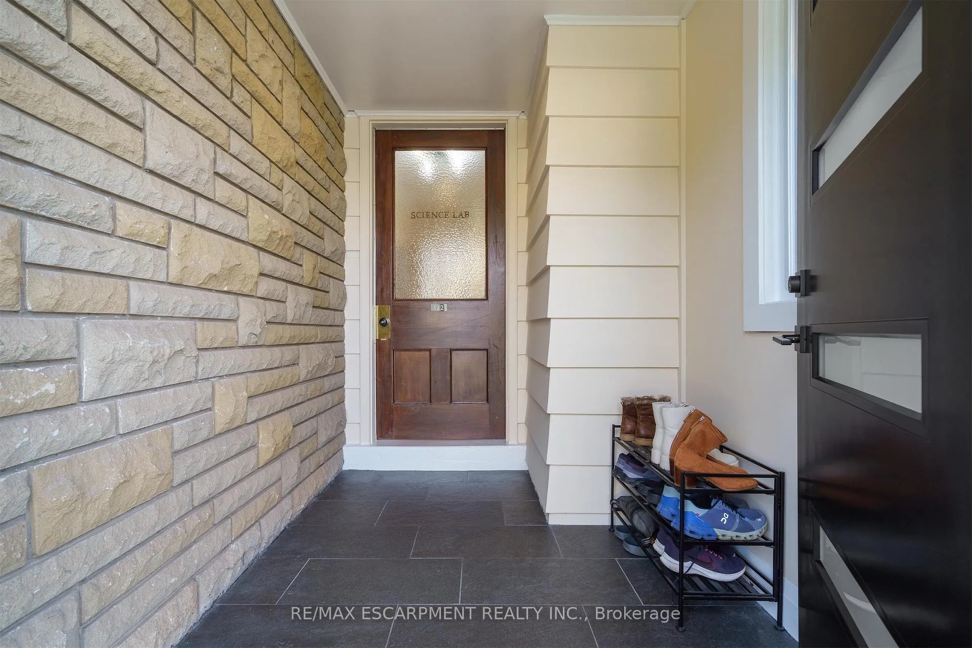 Photo 10 of 11 Mcmaster Avenue, Hamilton, Dundas — HOMEH