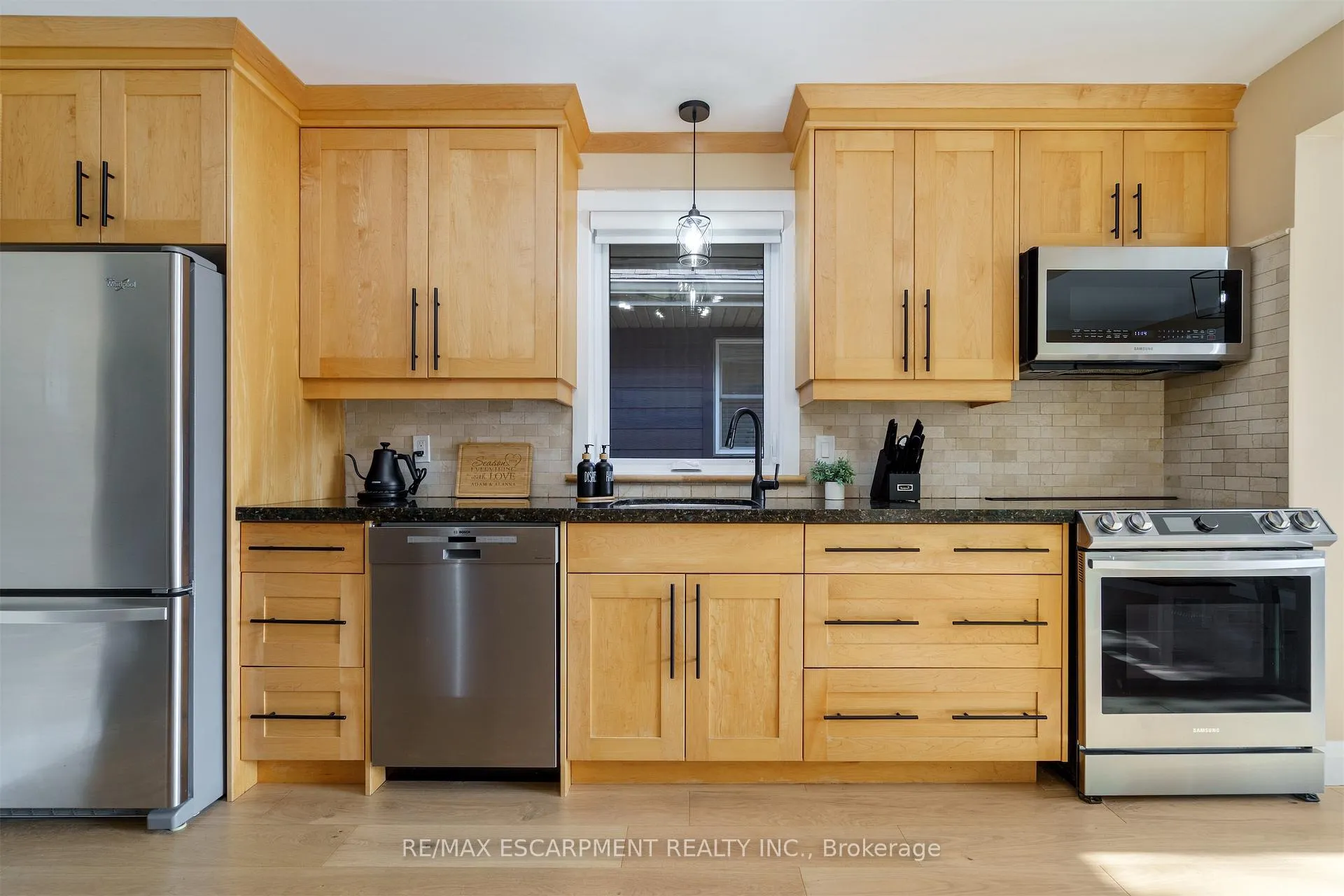 Photo 35 of 11 Mcmaster Avenue, Hamilton, Dundas — HOMEH
