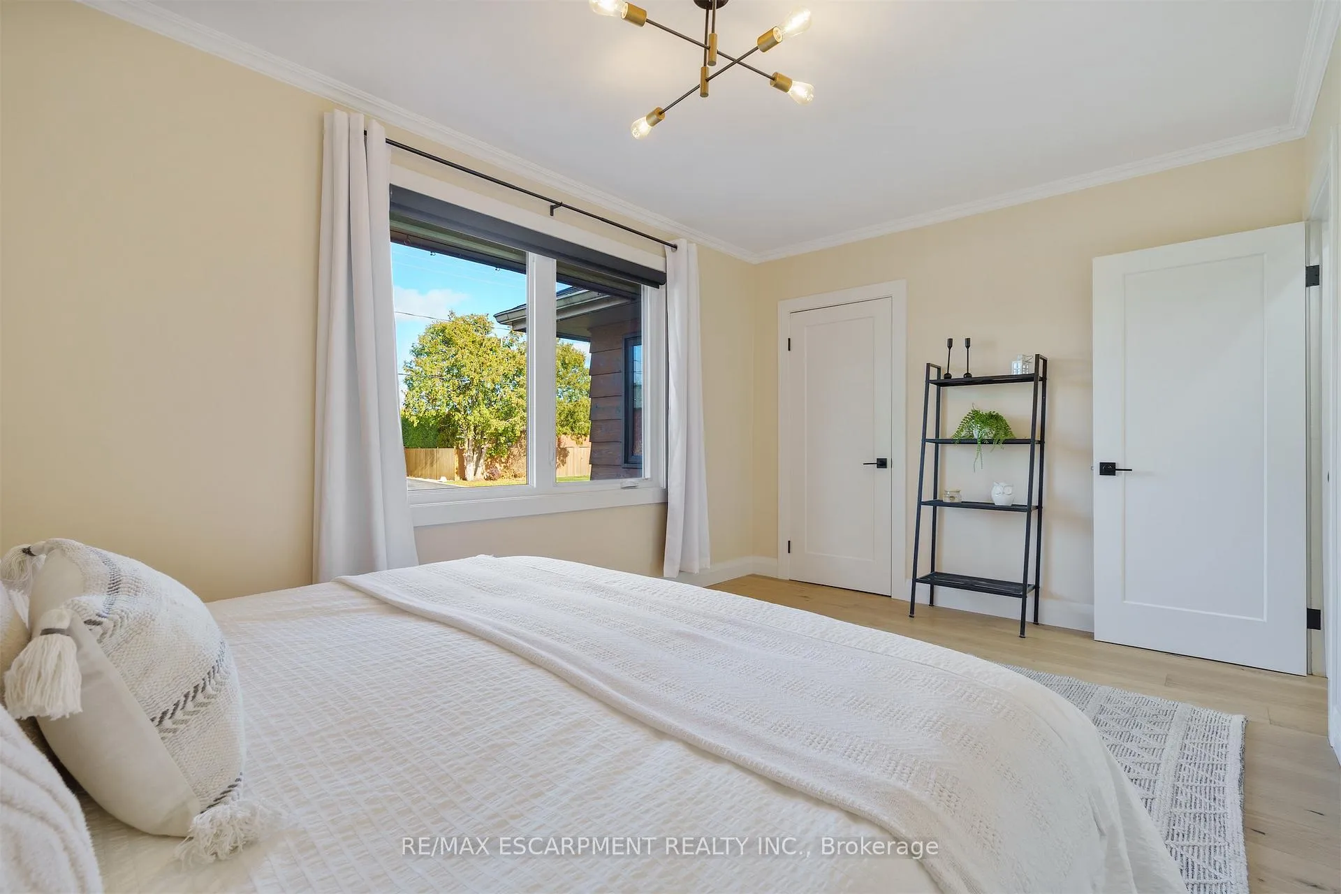 Photo 65 of 11 Mcmaster Avenue, Hamilton, Dundas — HOMEH