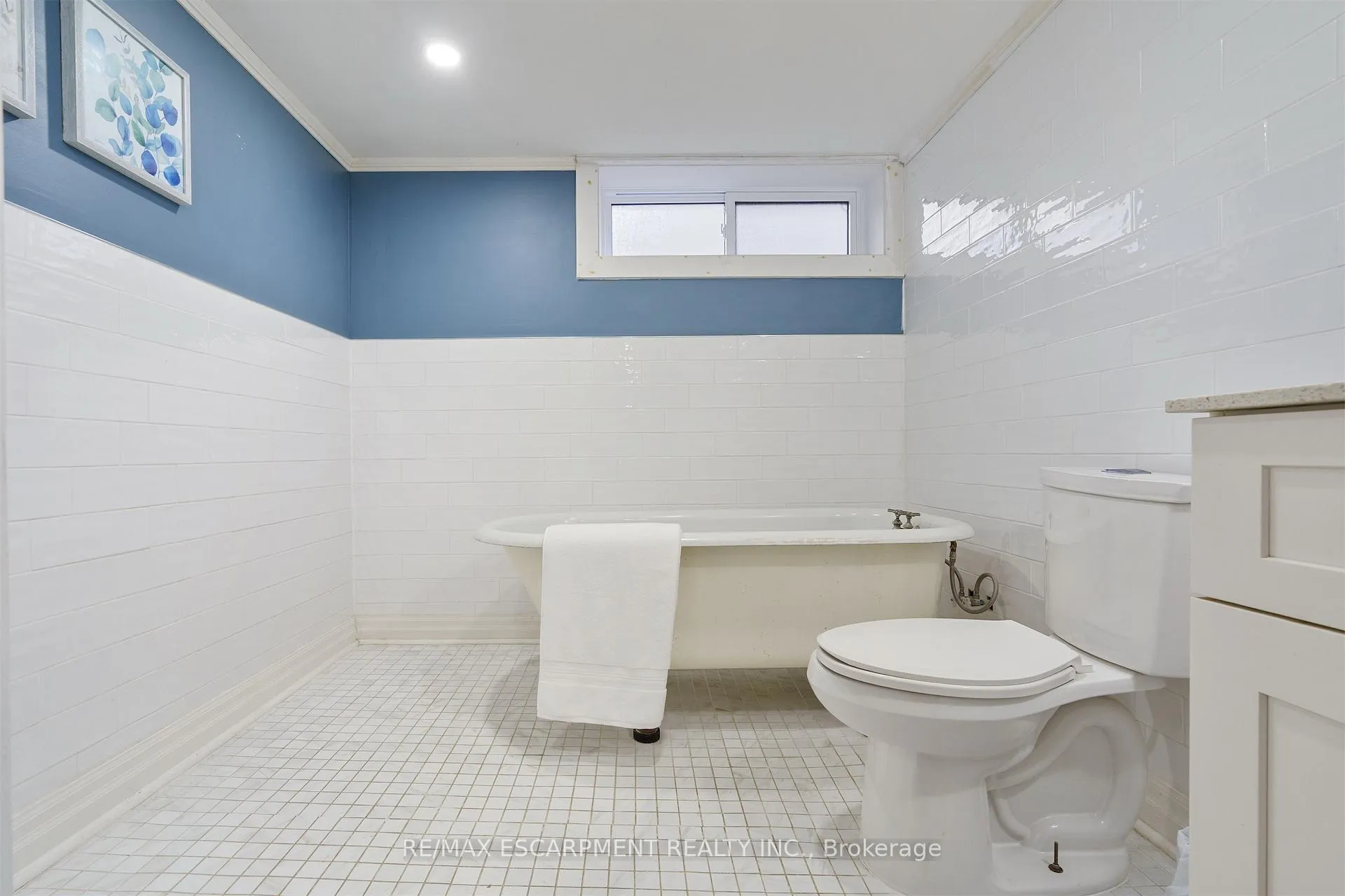 Photo 103 of 11 Mcmaster Avenue, Hamilton, Dundas — HOMEH