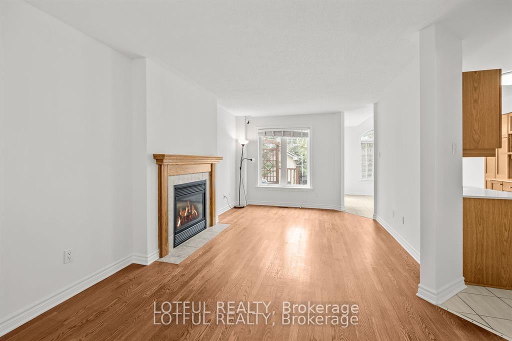 Photo 4 of 212 Meadowlilly Road, Ottawa, Blossom Park/Kemp Park/Findlay Creek — HOMEH