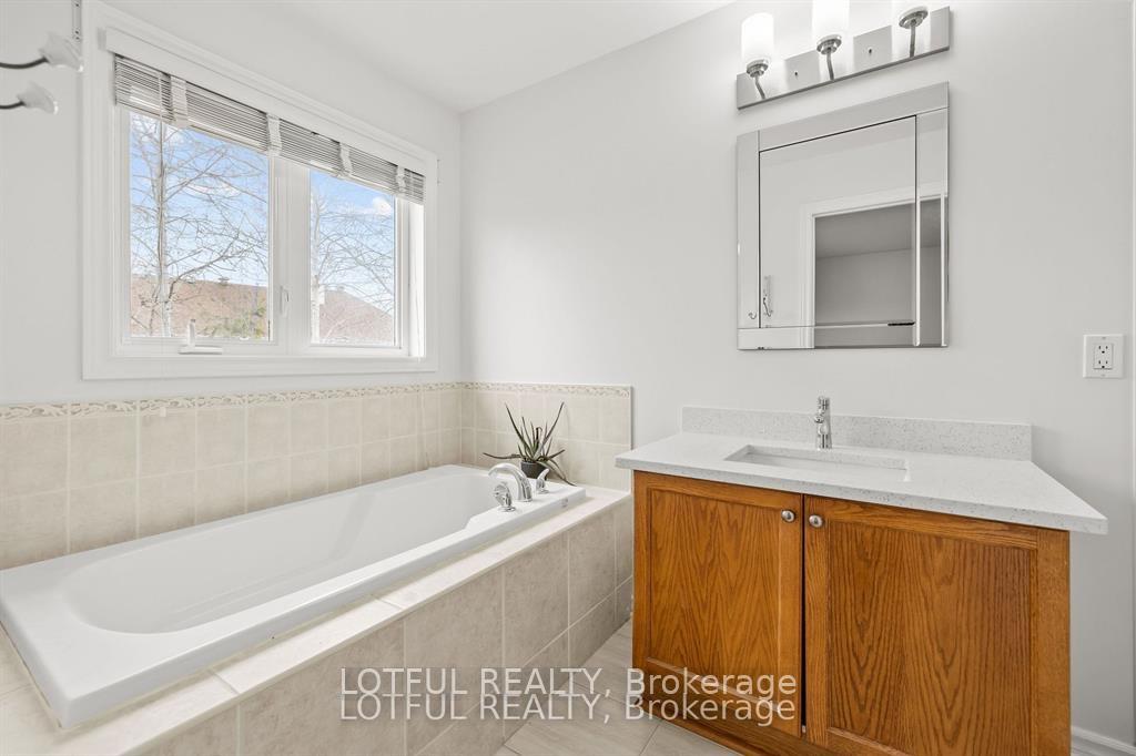 Photo 18 of 212 Meadowlilly Road, Ottawa, Blossom Park/Kemp Park/Findlay Creek — HOMEH