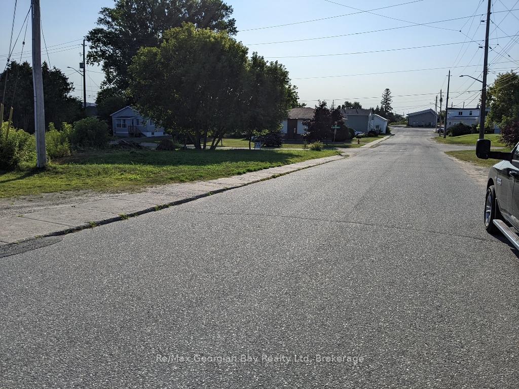 Photo 2 of 32 Youngfox Road, Blind River — HOMEH